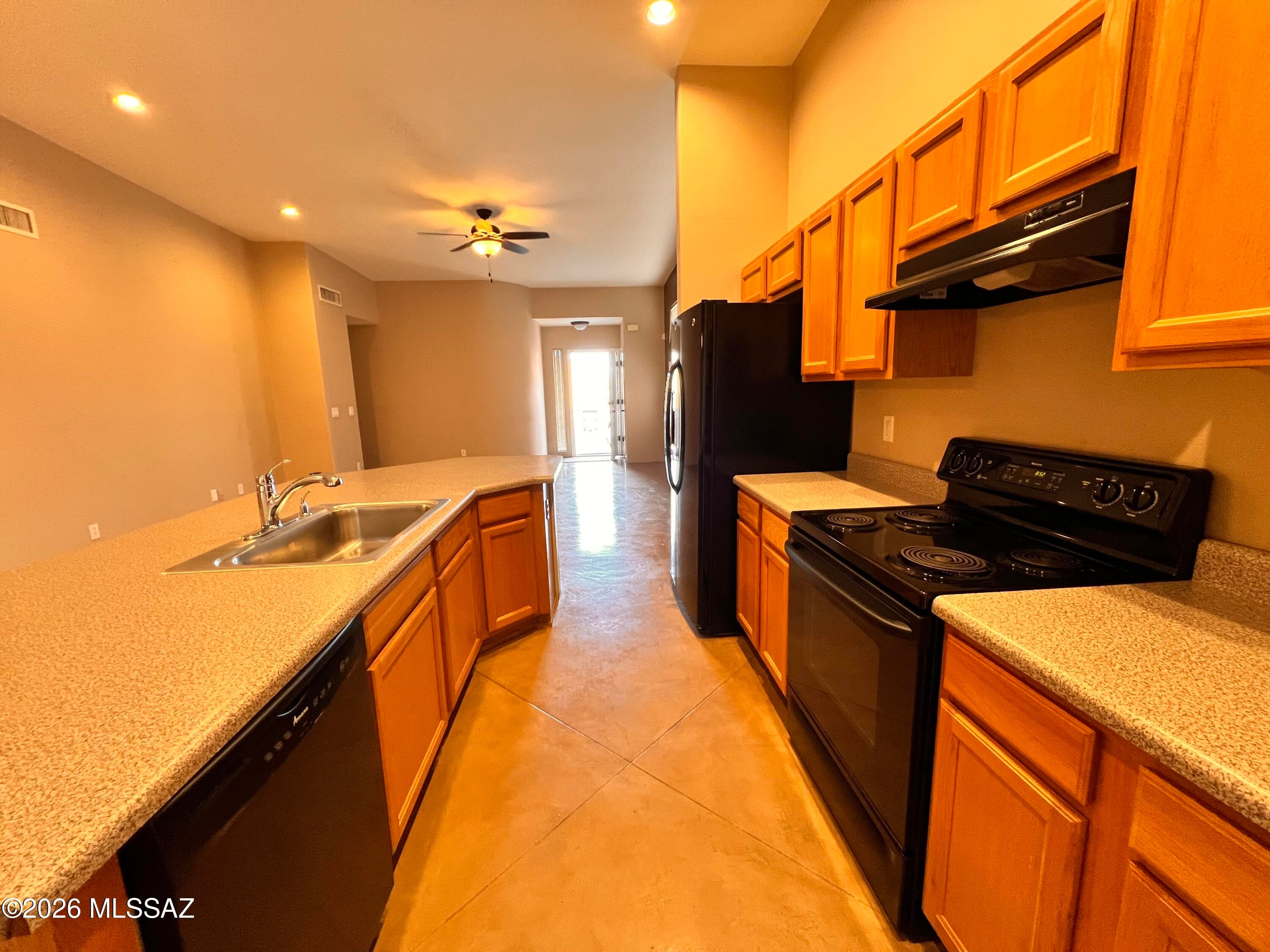 Barrio Centro (1-84) - Residential Lease