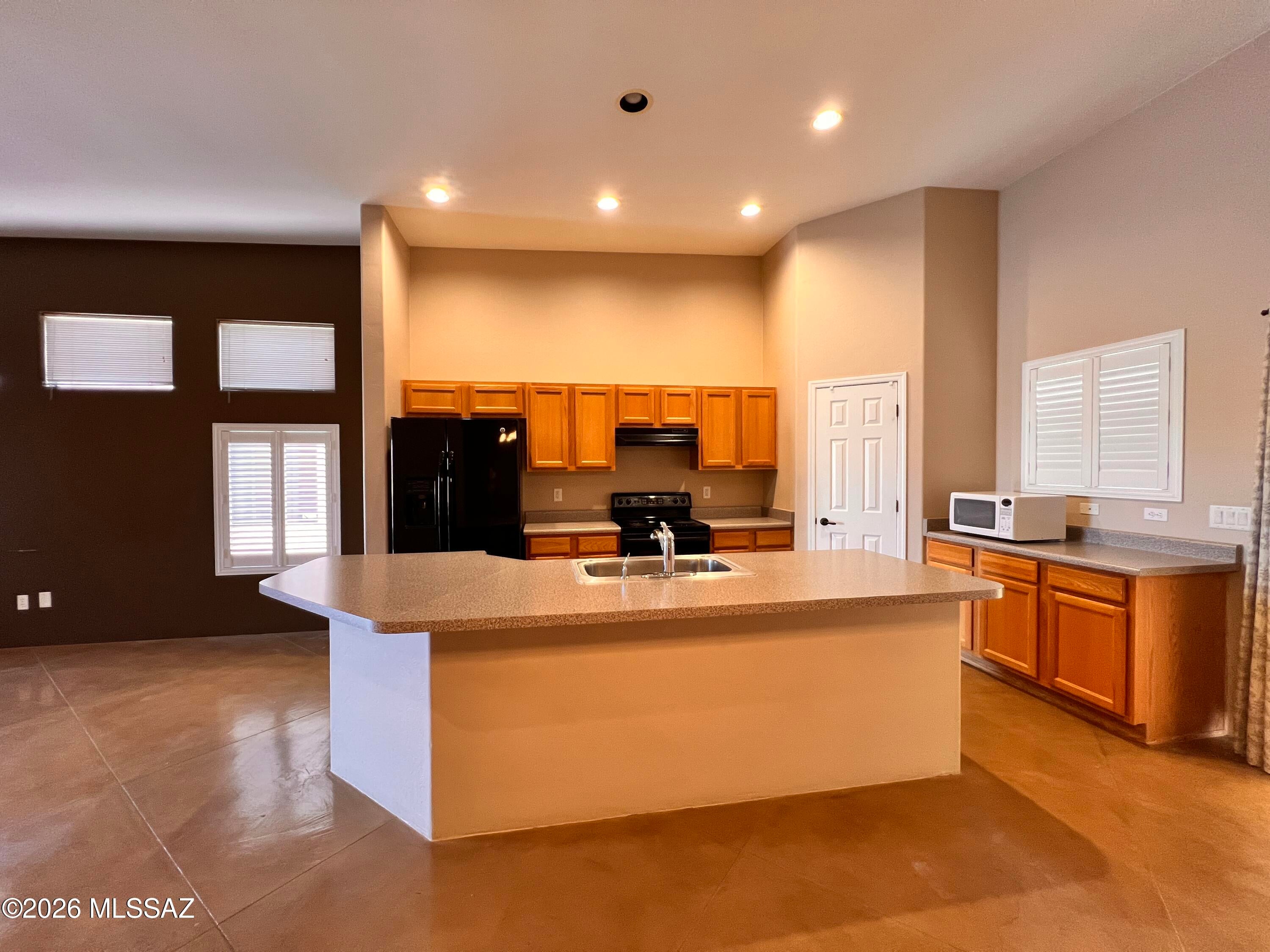 Barrio Centro (1-84) - Residential Lease