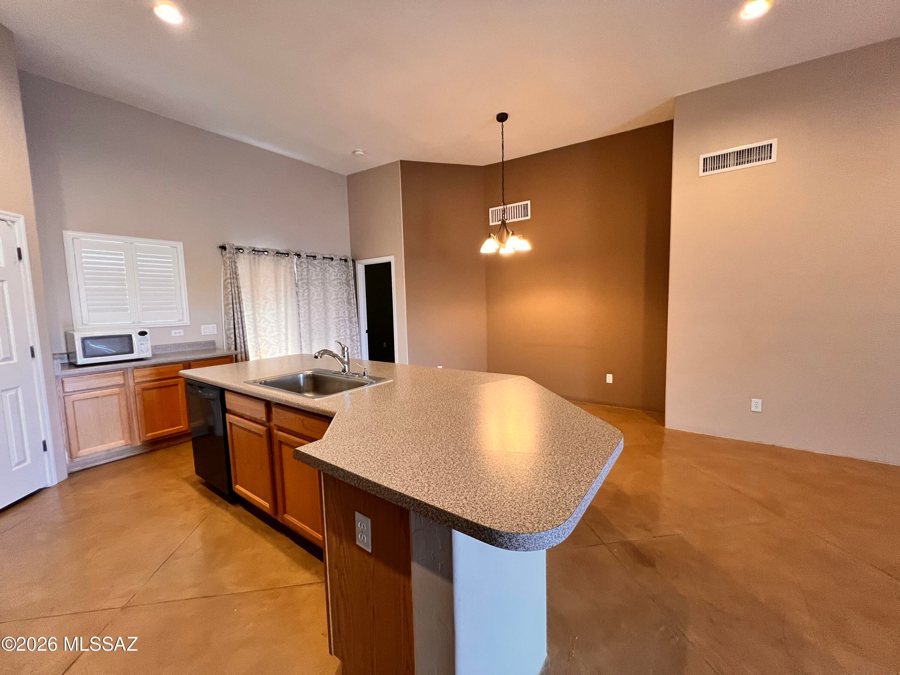 Barrio Centro (1-84) - Residential Lease