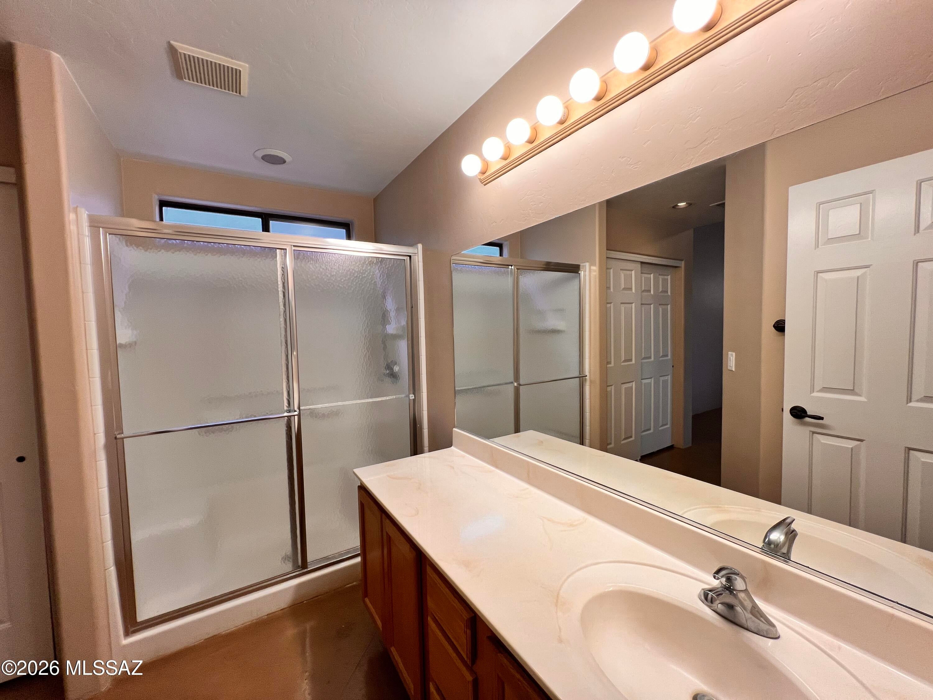 Barrio Centro (1-84) - Residential Lease