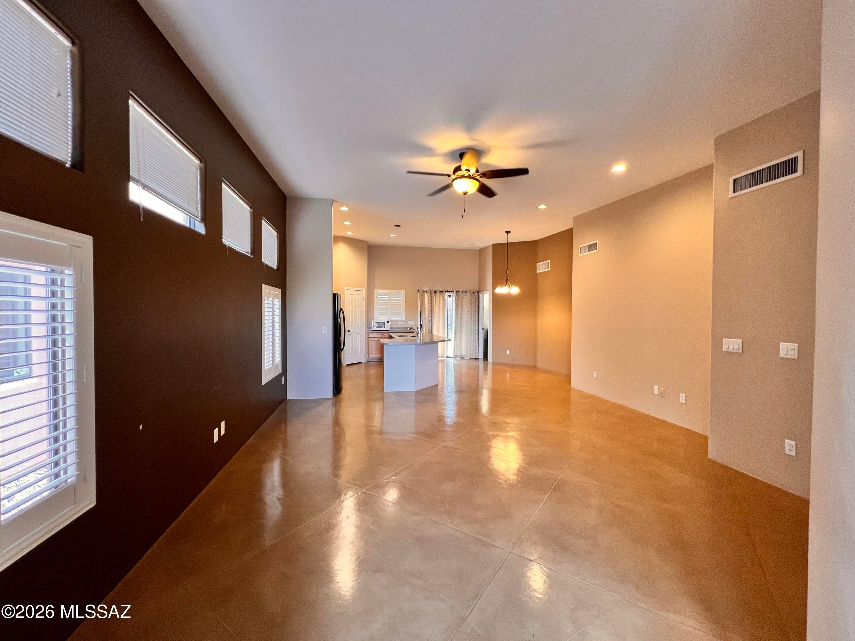 Barrio Centro (1-84) - Residential Lease
