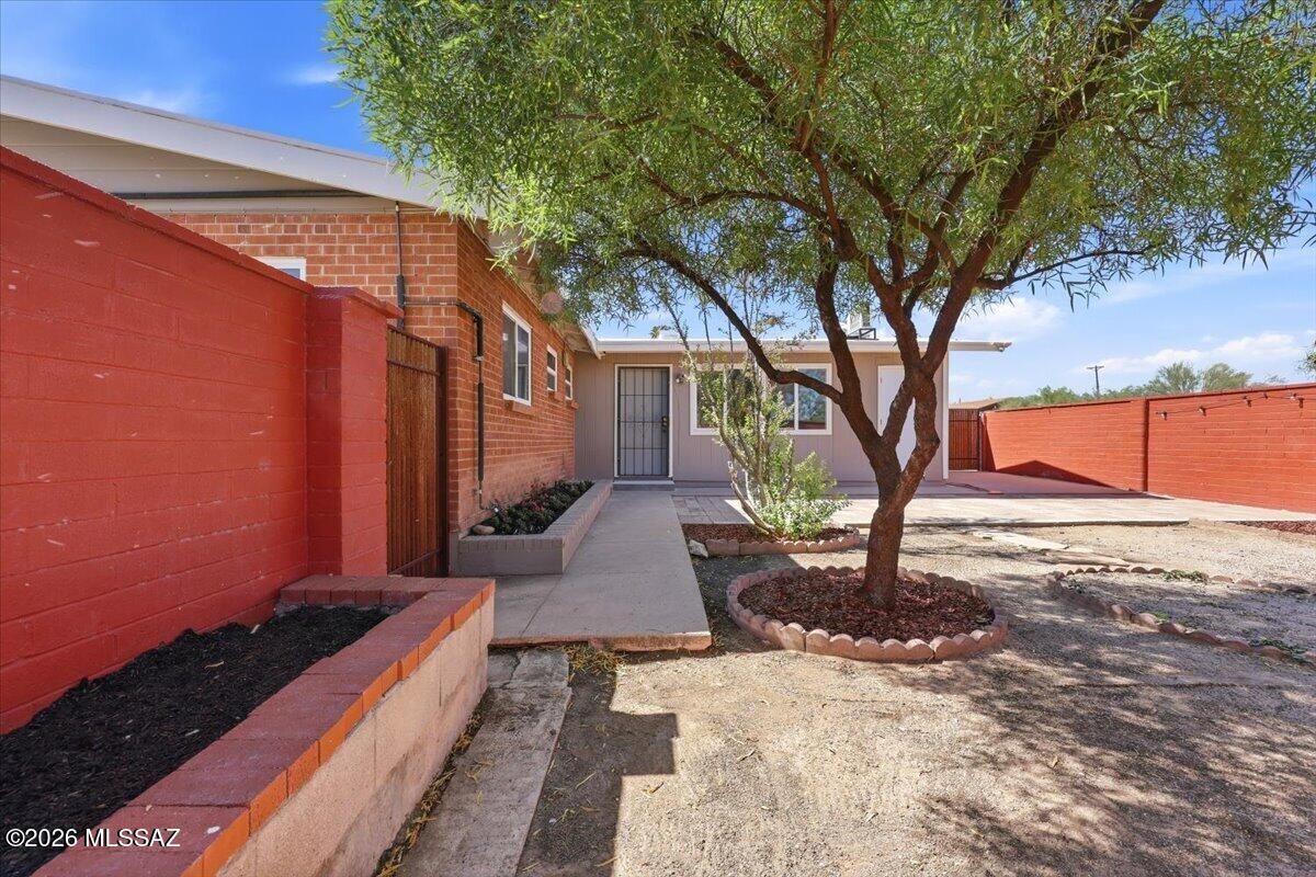 Crest View - Residential
