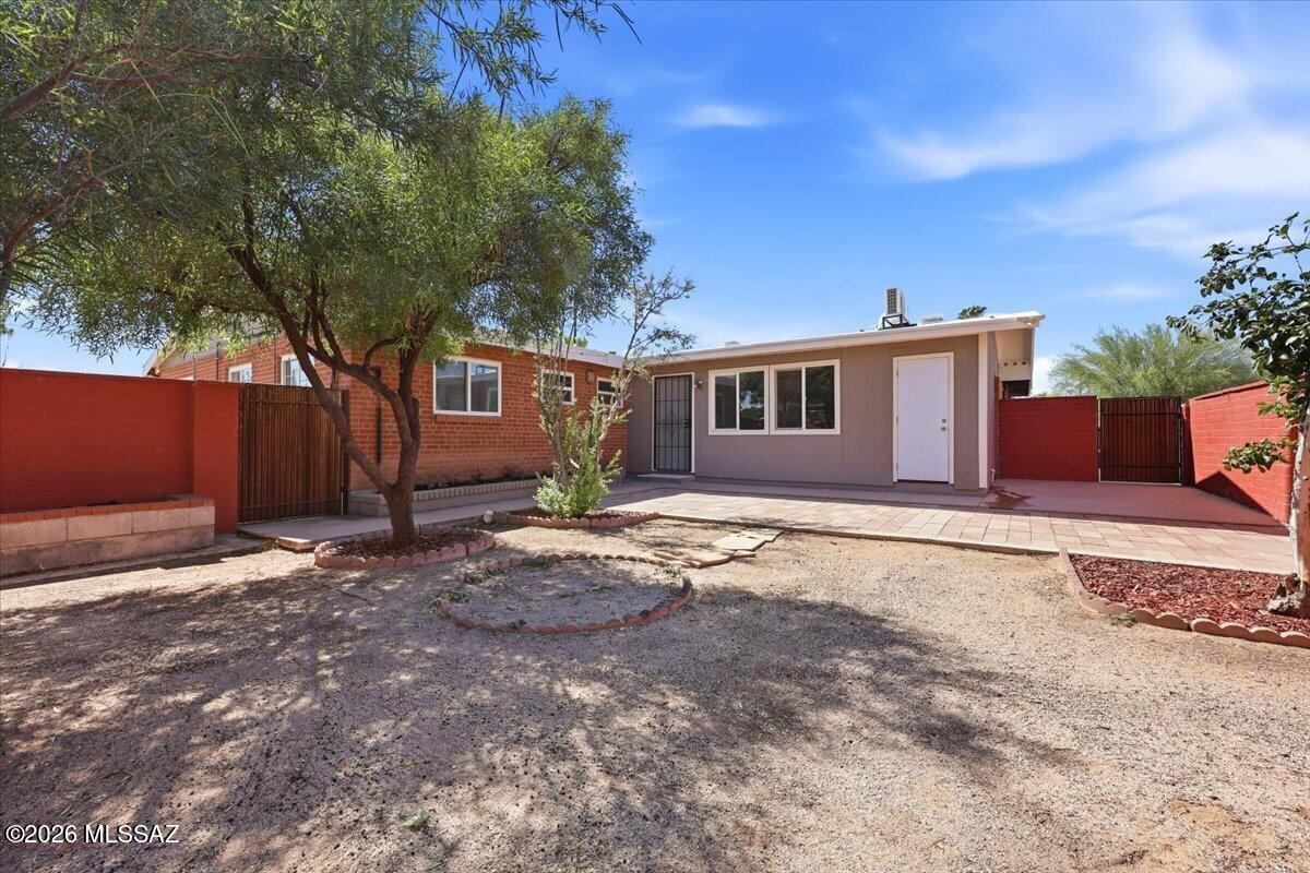 Crest View - Residential