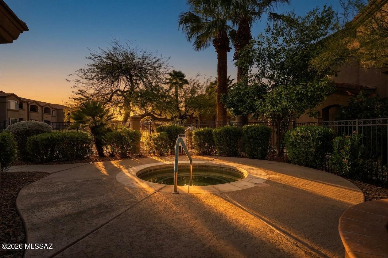 Pinnacle Canyon Condominium - Residential