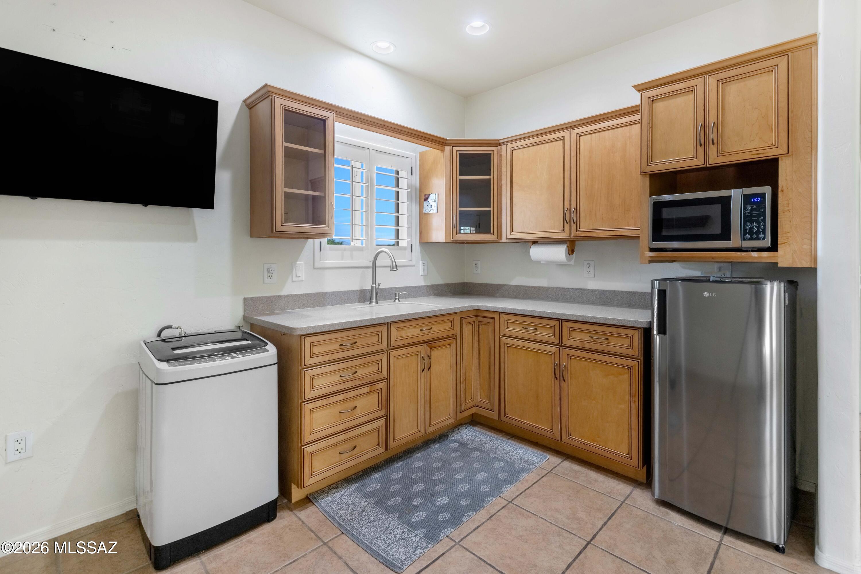 Black Horse (1-411) - Residential