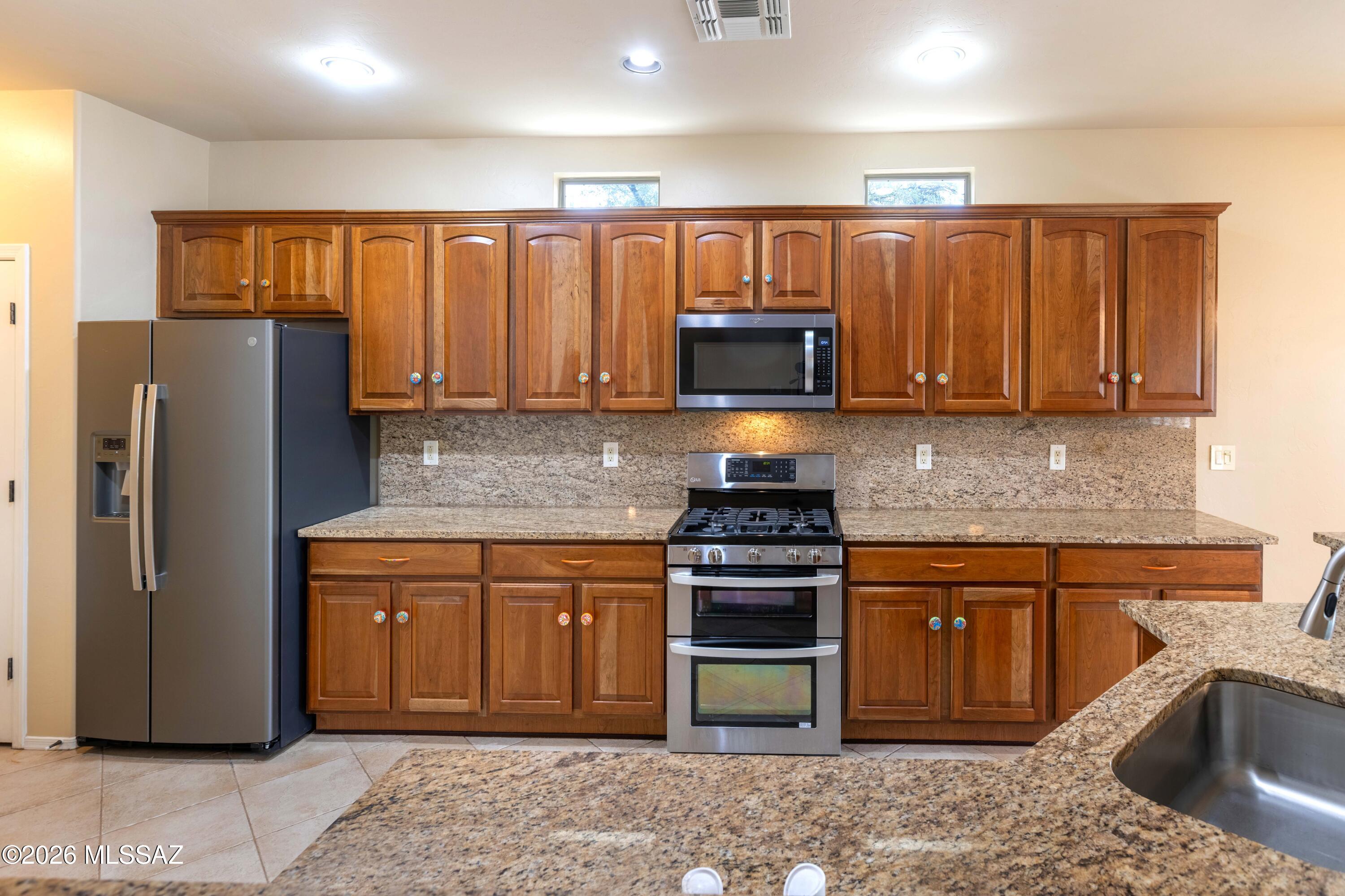 Black Horse (1-411) - Residential