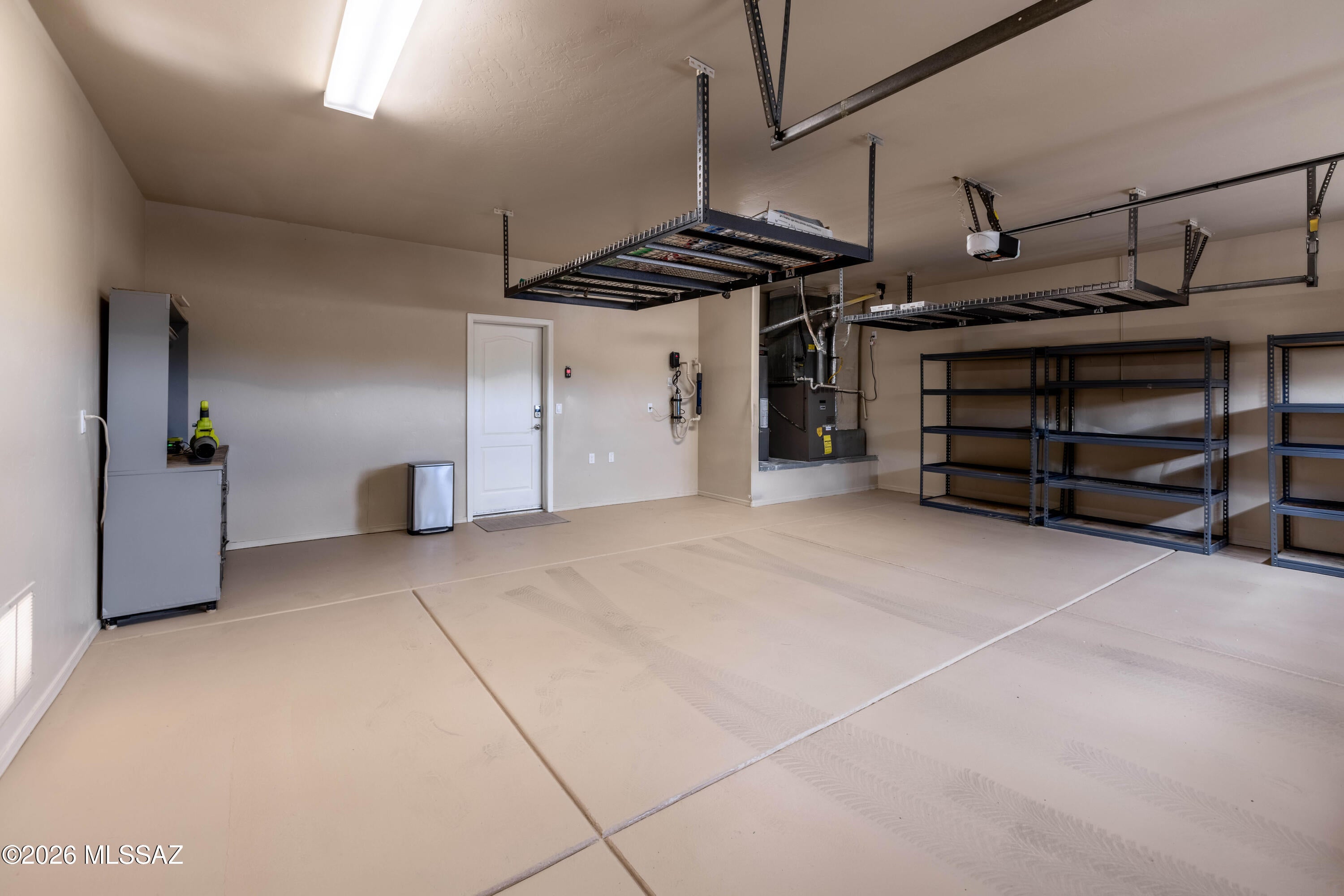 Black Horse (1-411) - Residential