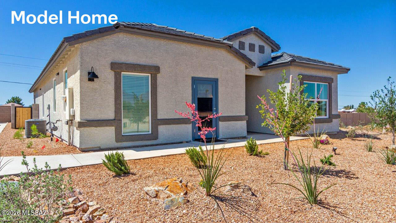 Saguaro Bloom SQ20180540069 - Residential