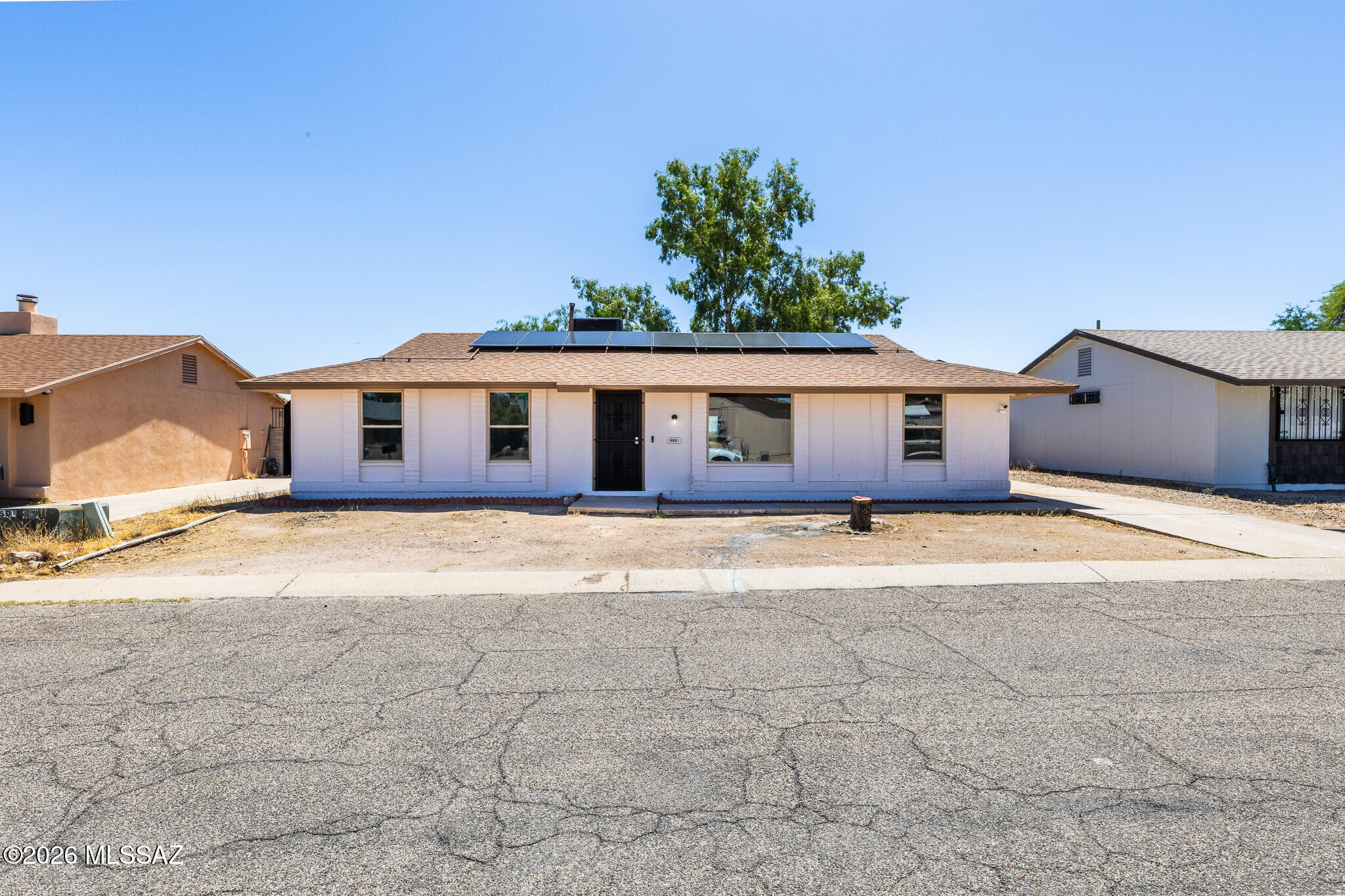 Welcome home to this charming 3-bedroom, 1-bath residence located in Tucson's established southwest side. This home features a functional floor plan designed for comfortable everyday living. The spacious living areas provide flexibility for relaxing, entertaining, or creating a home office space.
The fully fenced yard offers plenty of room for outdoor enjoyment, gardening, pets, or future customization. Conveniently situated near schools, parks, shopping, dining, and major transportation routes, this property provides easy access to everything Tucson has to offer.
Whether you're a first-time homebuyer, downsizing, or looking for an investment opportunity, this well-maintained home presents an excellent opportunity to own in a con