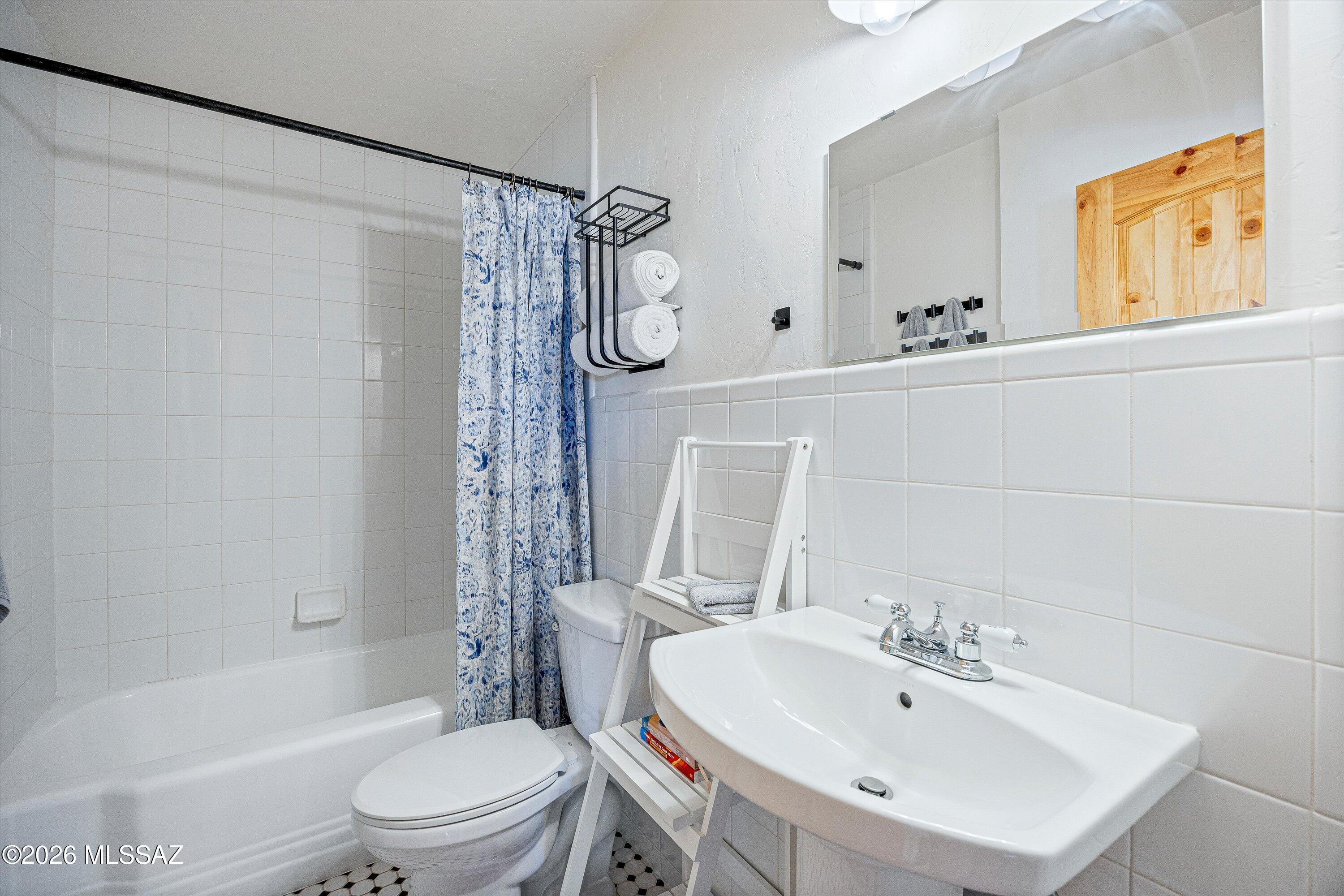 Twin Lakes (1-148) - Residential