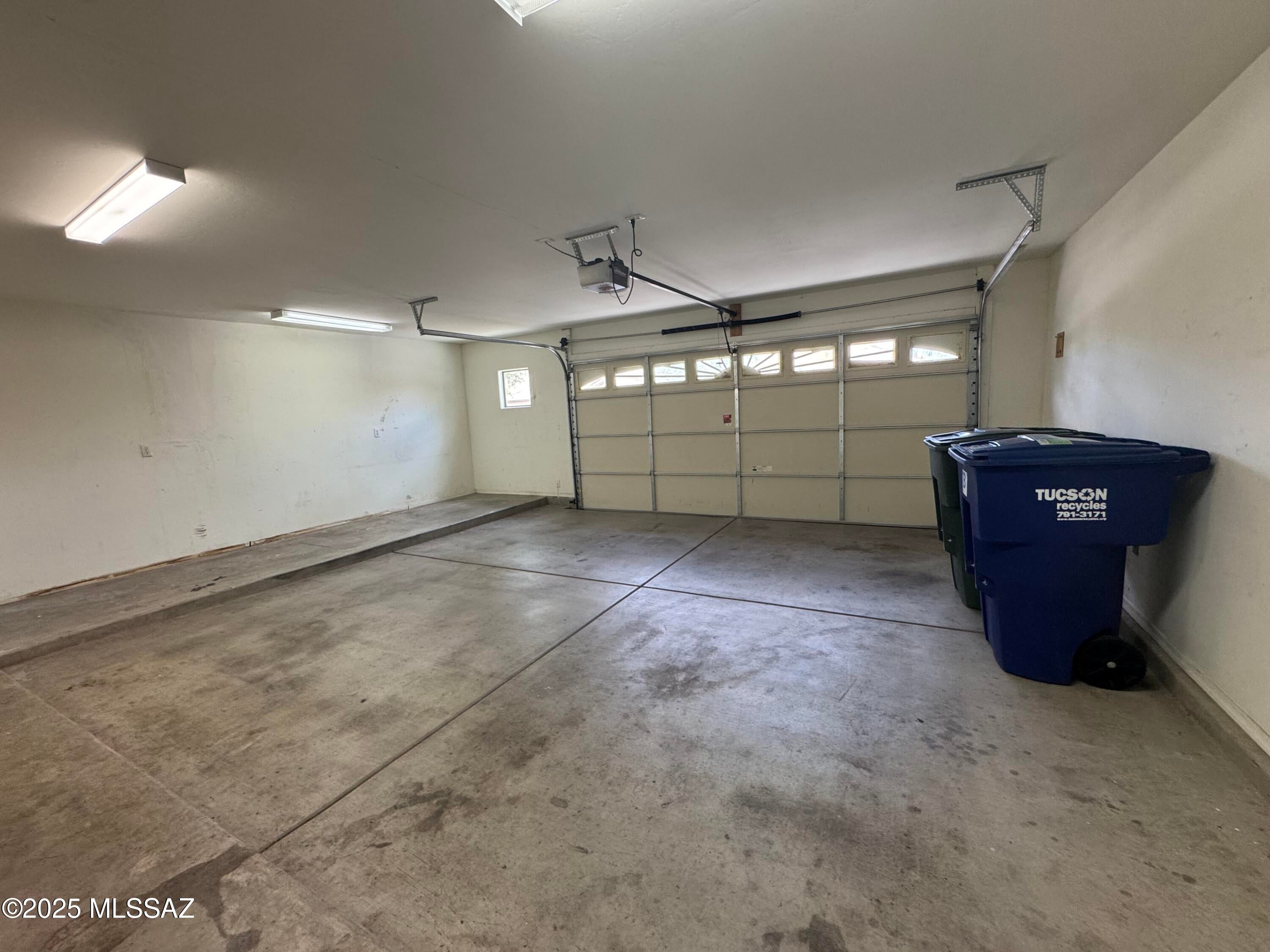 Valencia Reserve South (1-315) - Residential Lease