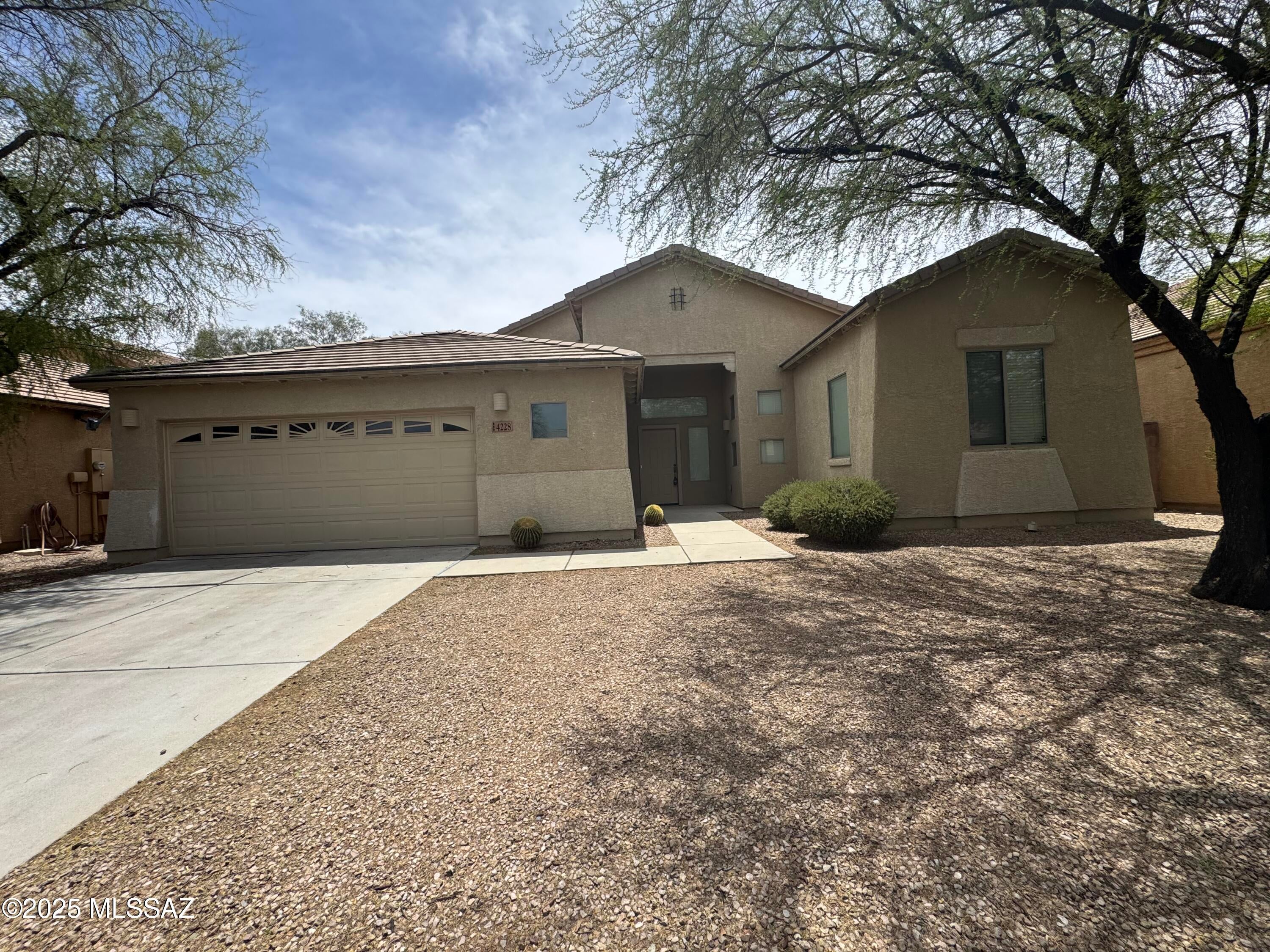Valencia Reserve South (1-315) - Residential Lease
