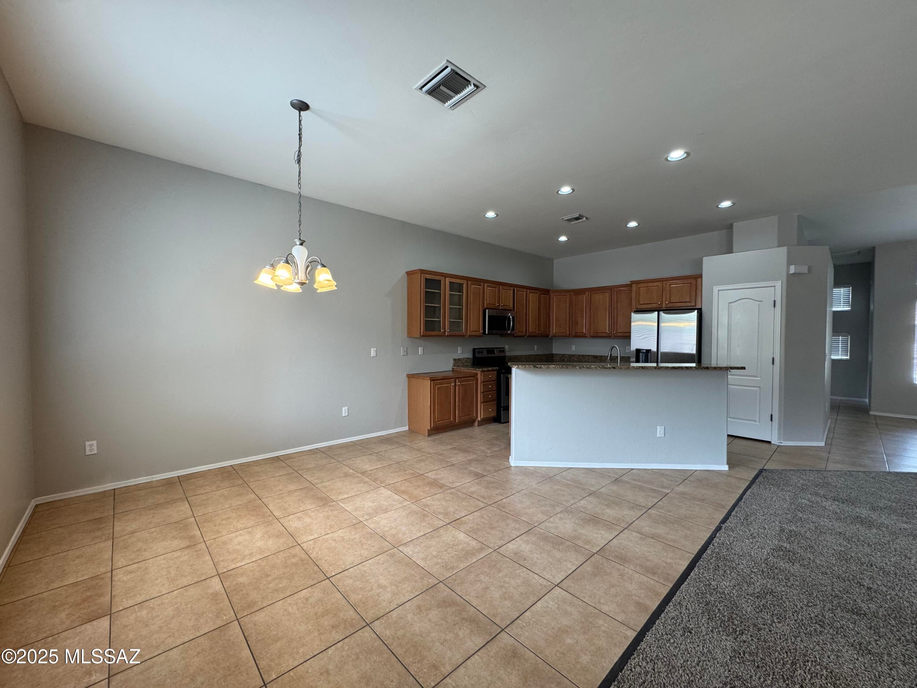 Valencia Reserve South (1-315) - Residential Lease