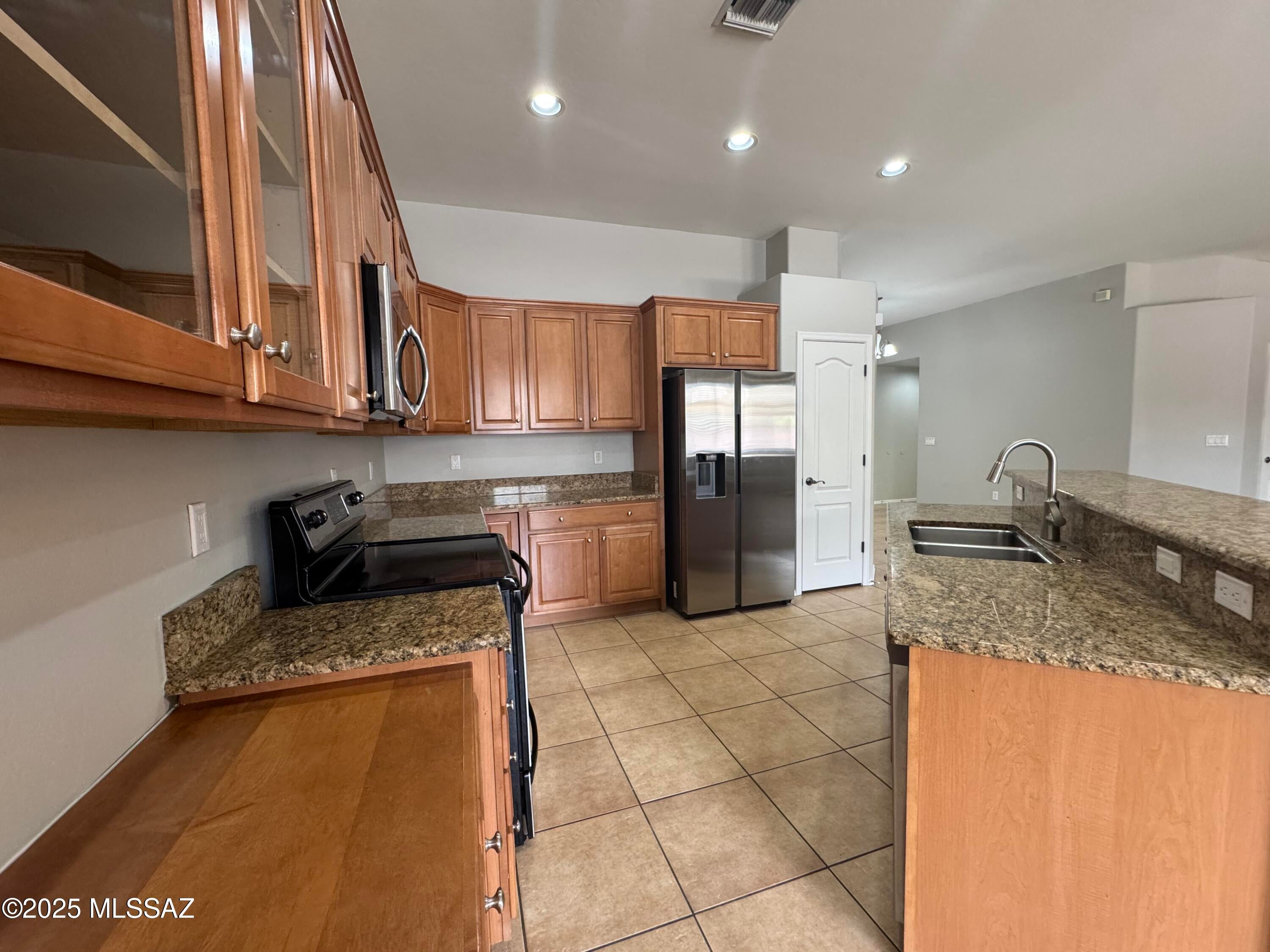 Valencia Reserve South (1-315) - Residential Lease