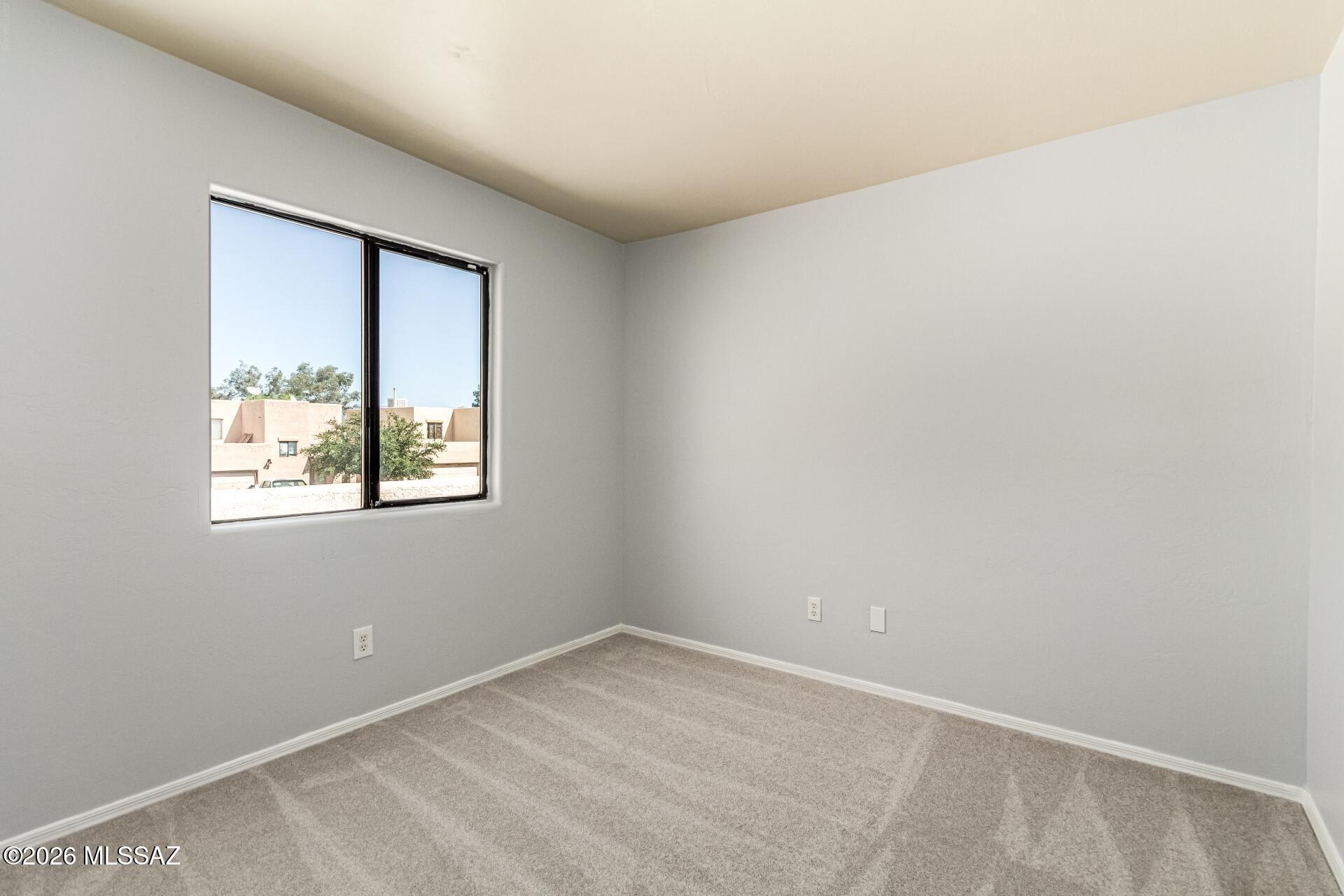 Las Montanas (1-56) - Residential