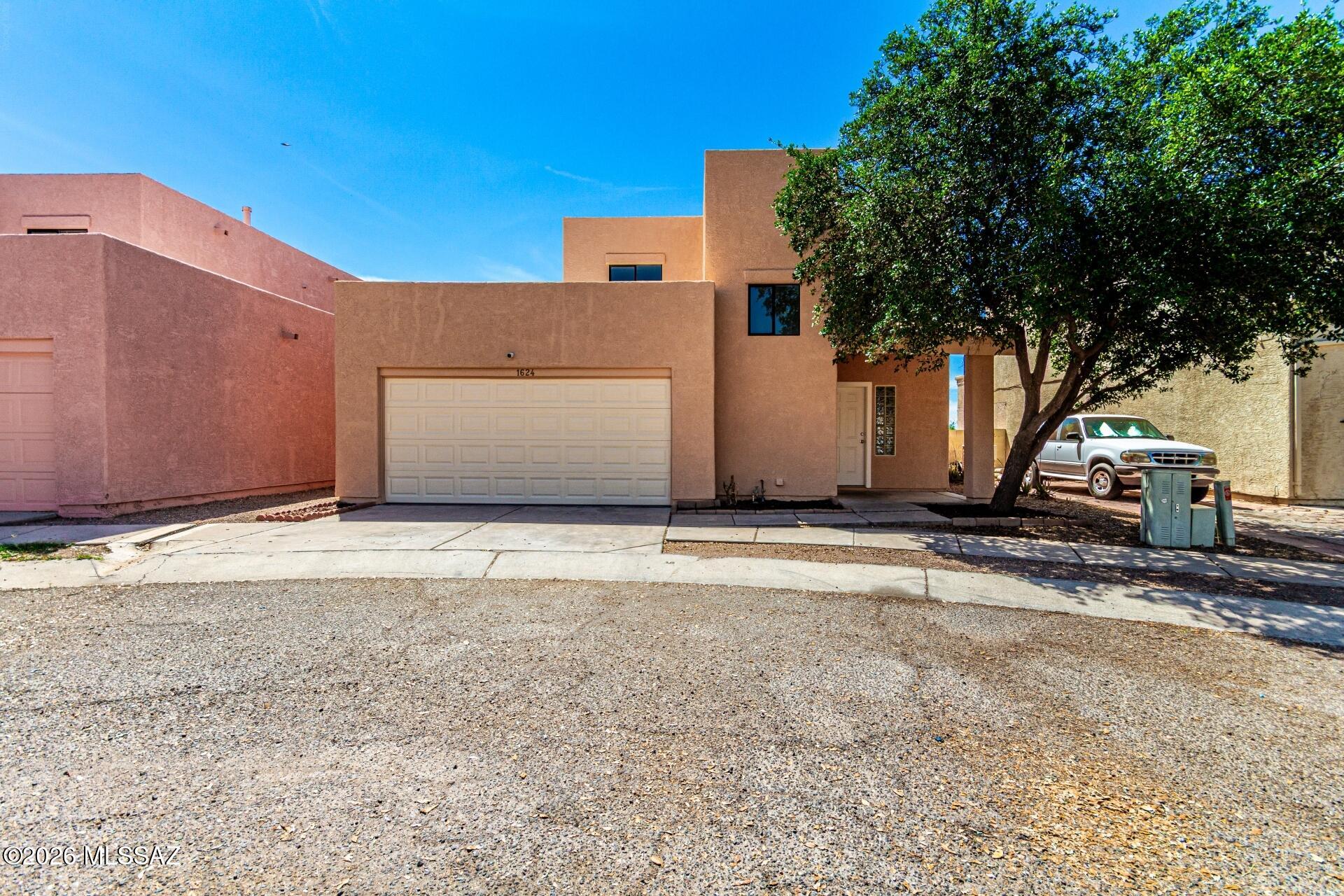 Las Montanas (1-56) - Residential