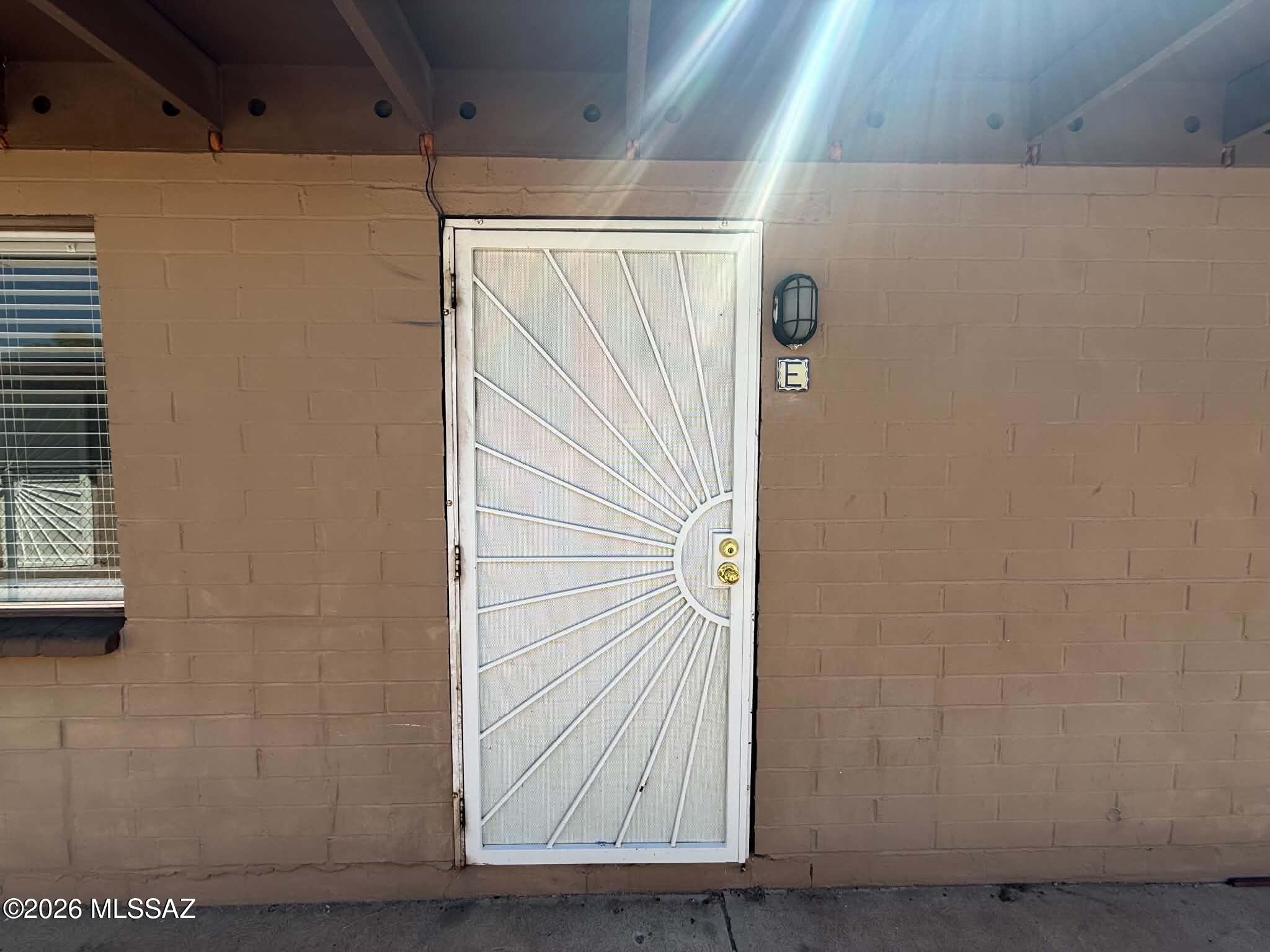 This is Unit E. Charming 1BR/1BA apartment located in a small gated community in central Tucson. This cozy 500 sq. ft. unit is perfectly situated near Davis-Monthan AFB, shopping, schools, parks, and more. The home features tile floors throughout and vaulted ceilings. The kitchen comes equipped with a refrigerator and stove/oven. On-site coin-operated laundry is available for your convenience, and off-street parking is included. Pet-friendly, this home provides comfort and accessibility at an affordable price. Don't miss out, call today to schedule a viewing! Section 8 allowed.
1/2 off first months rent with approved application.
