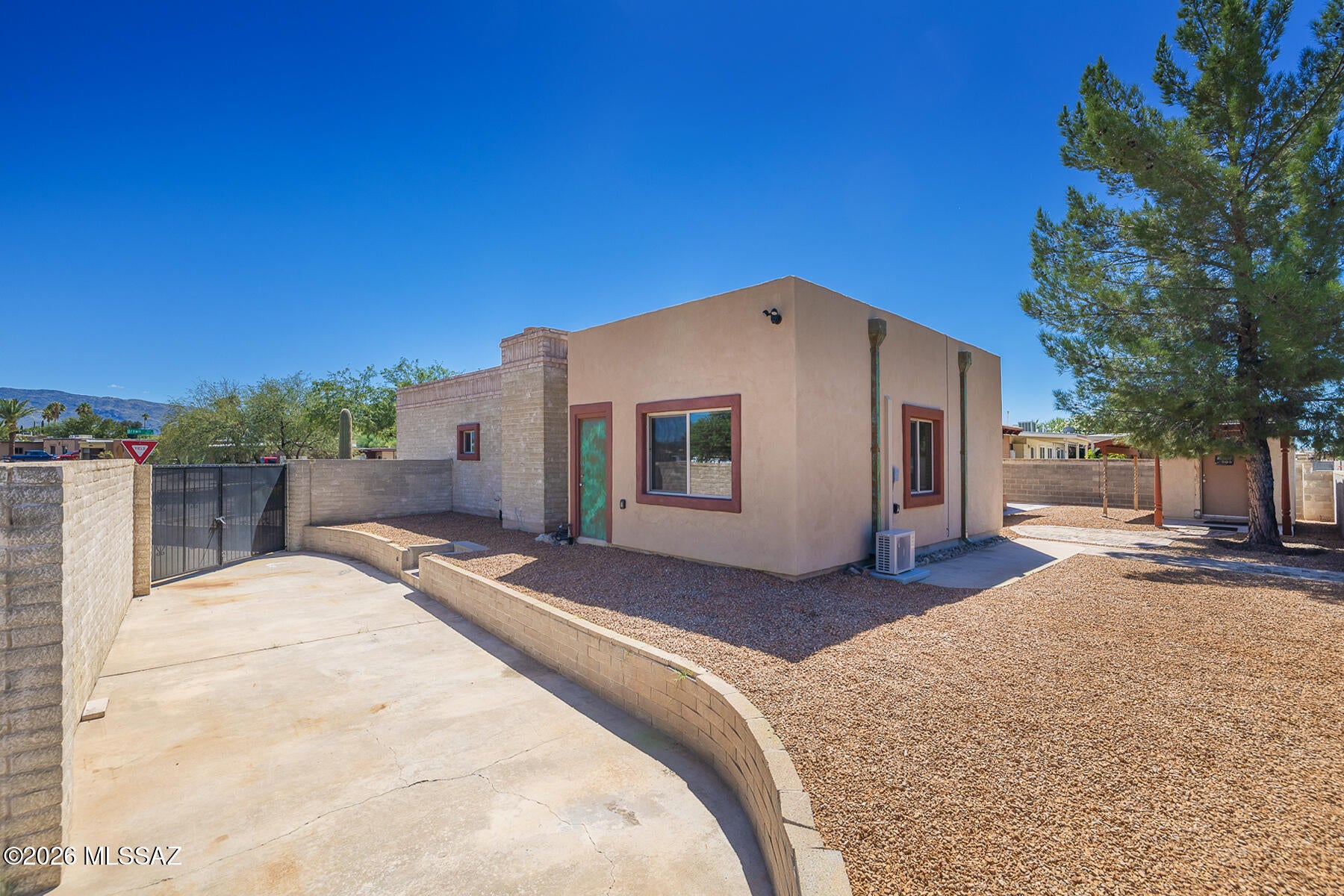 Broadway East (254-390) - Residential