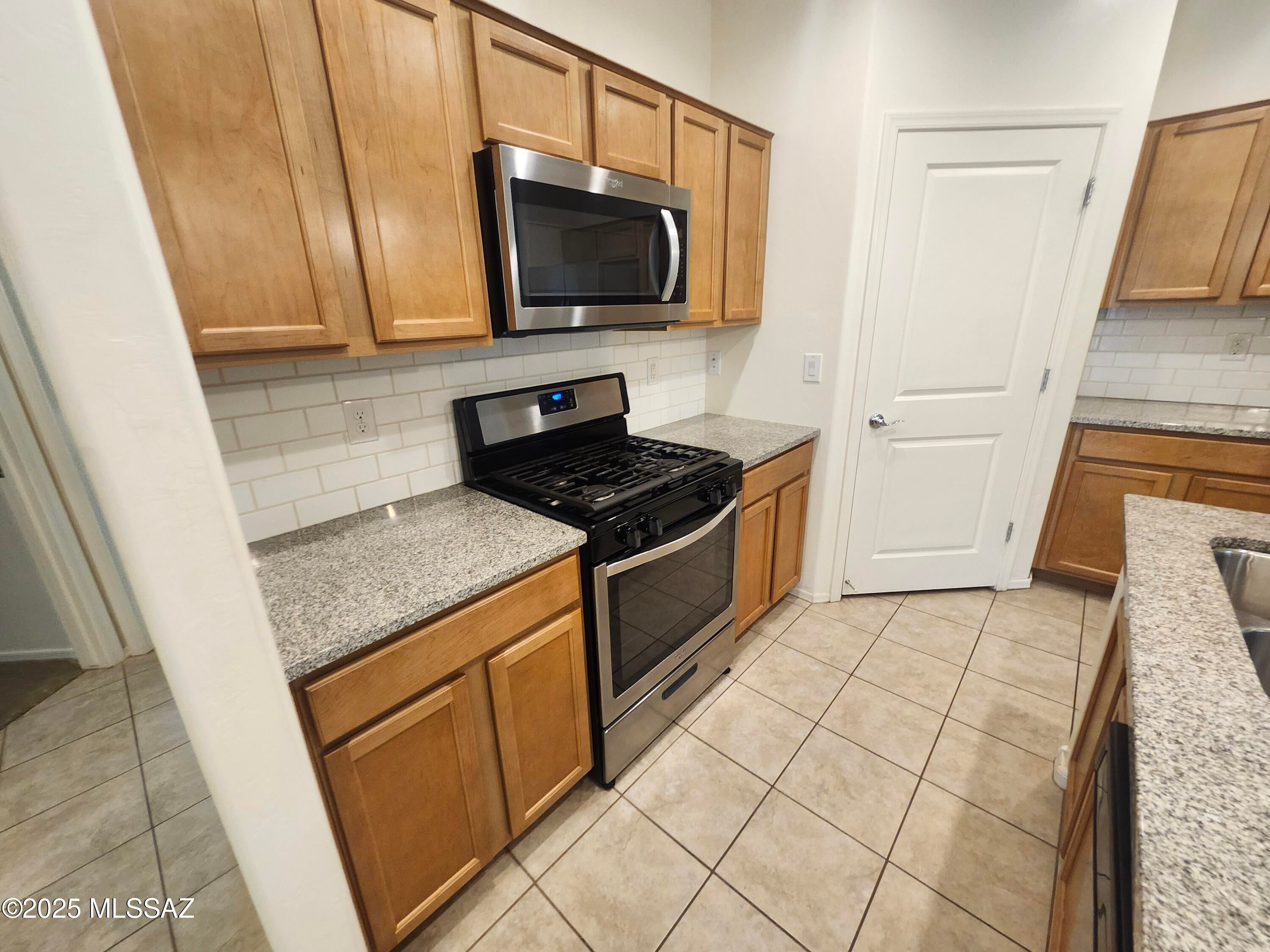 La Estancia De Tucson (411-664) - Residential Lease
