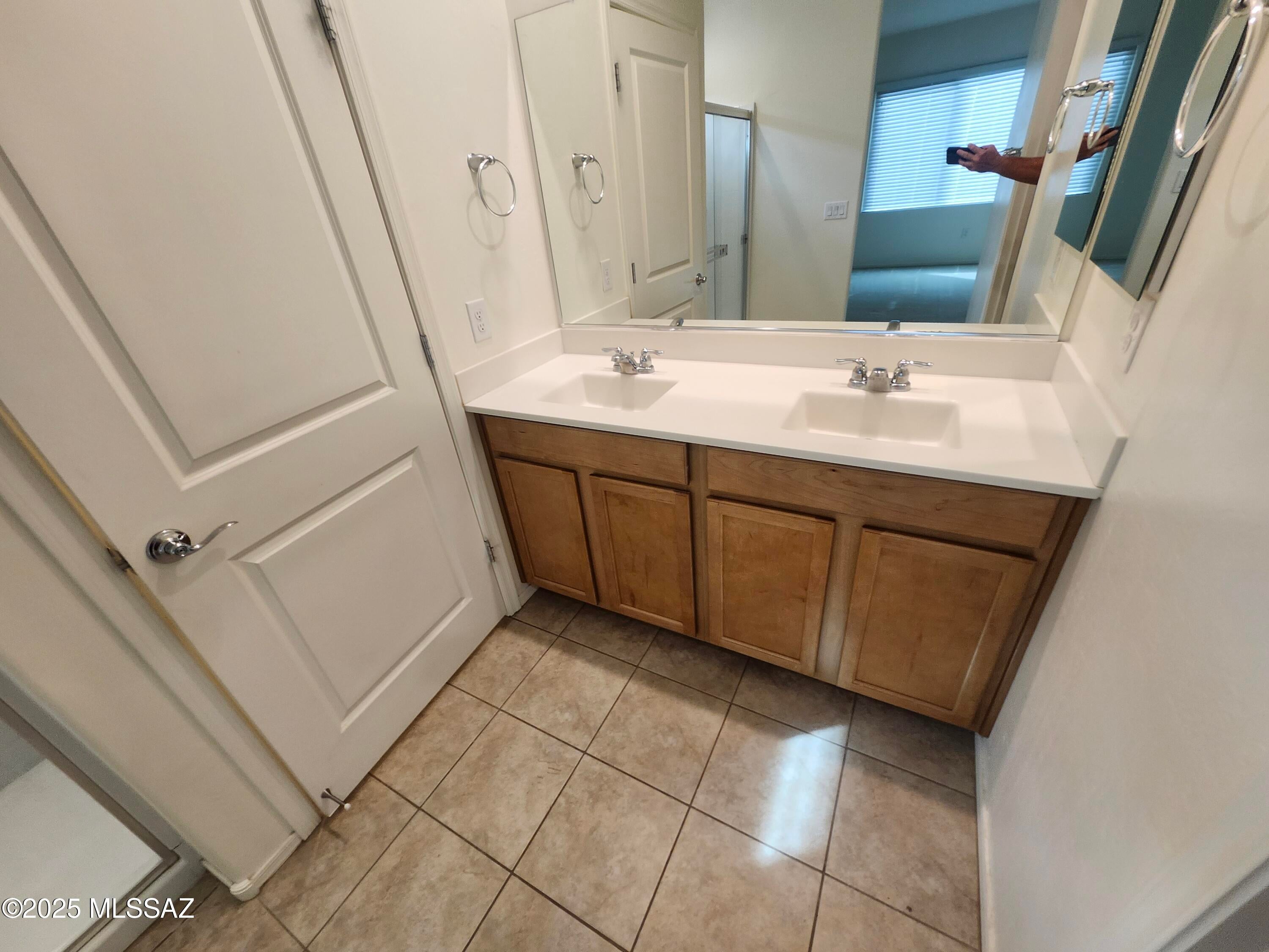 La Estancia De Tucson (411-664) - Residential Lease
