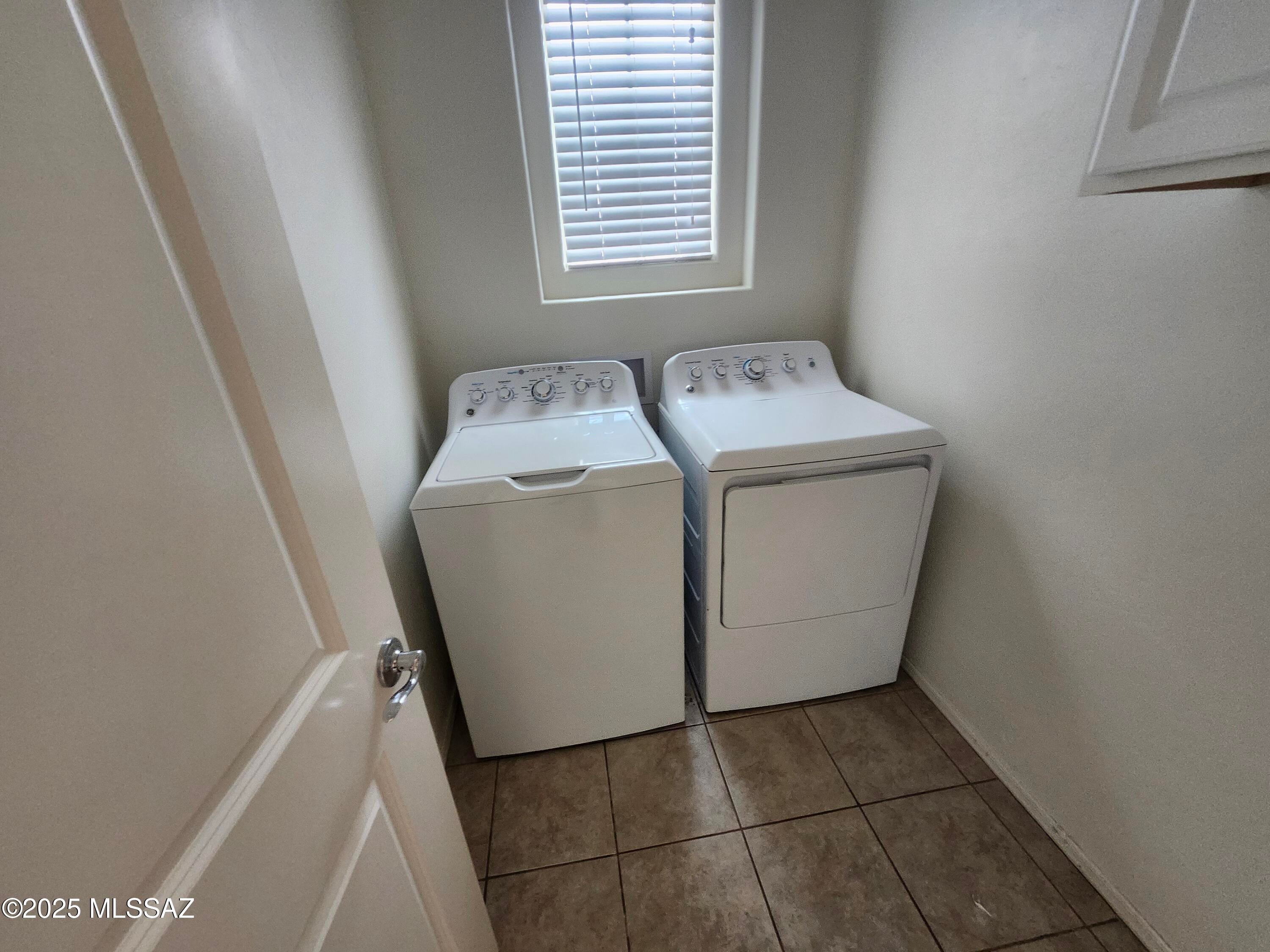 La Estancia De Tucson (411-664) - Residential Lease