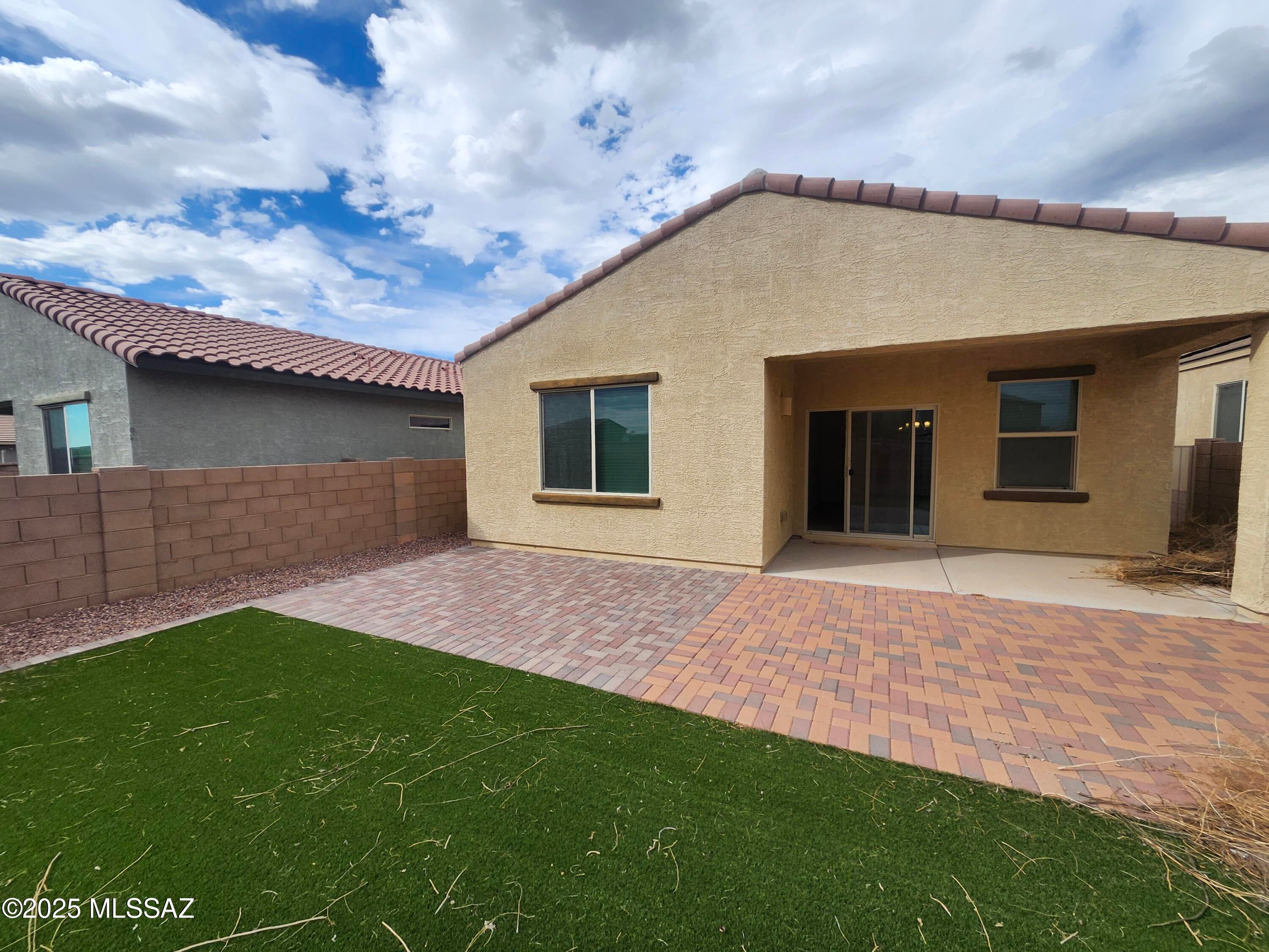 La Estancia De Tucson (411-664) - Residential Lease