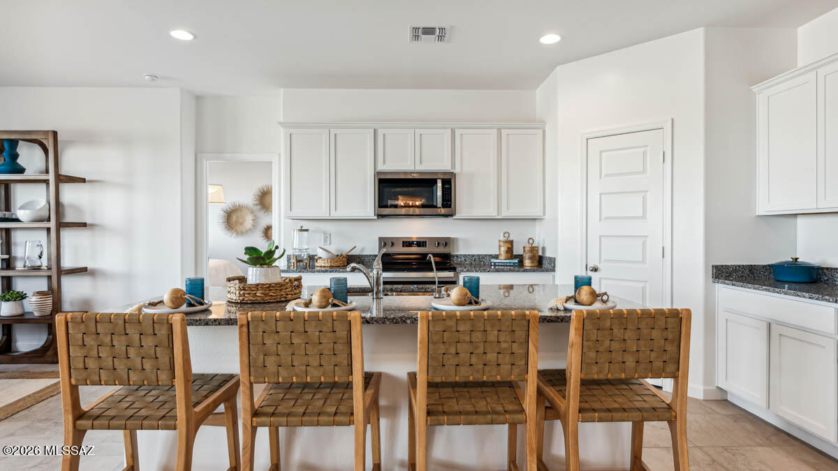 Saguaro Bloom 7B - Residential