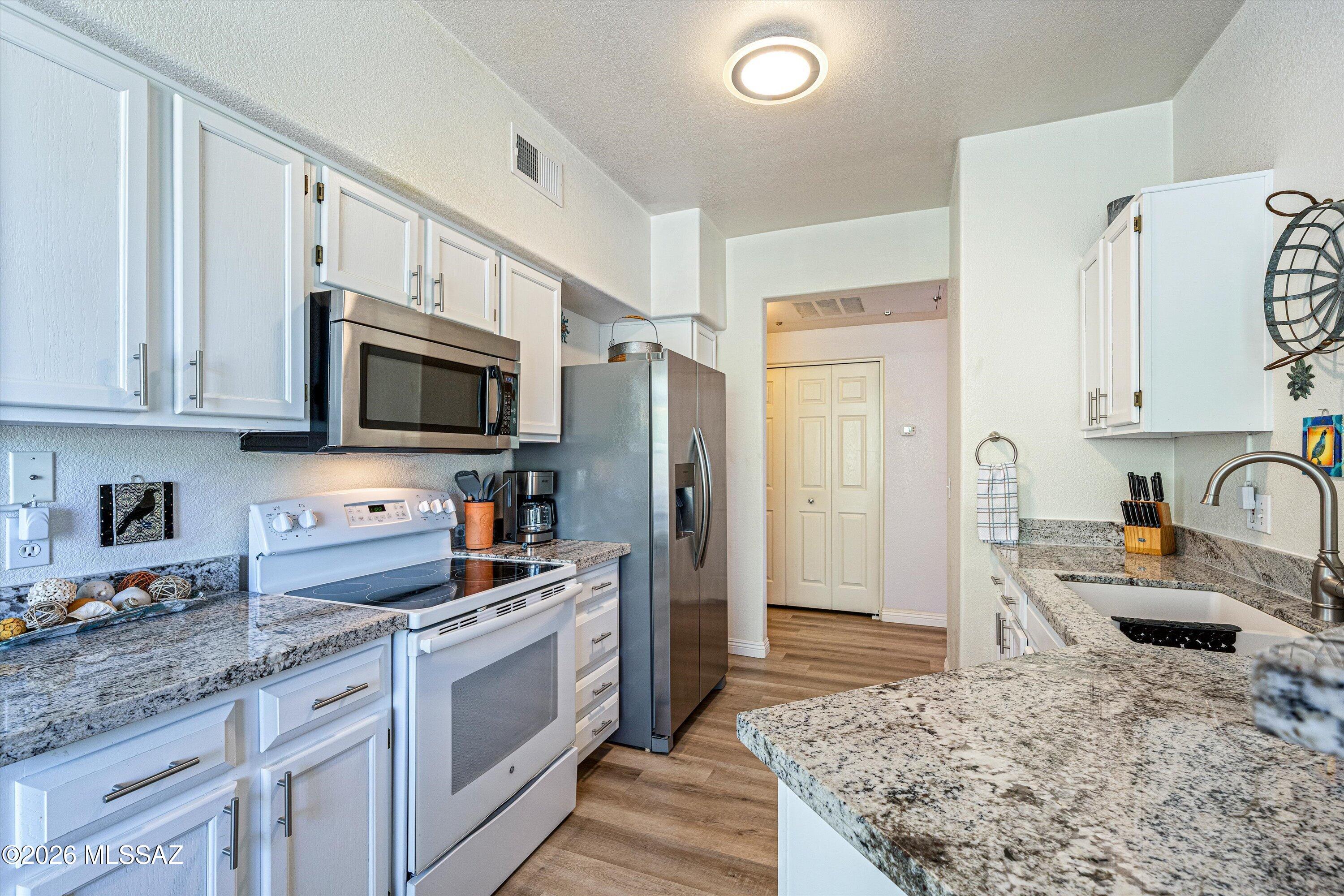 Pinnacle Canyon Condominium - Residential