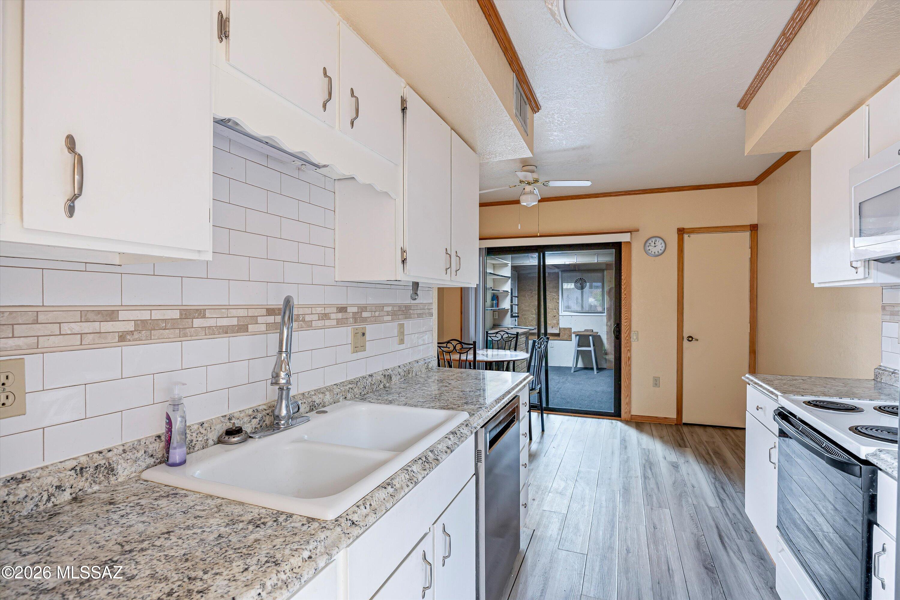 Green Valley Townhouses NO.7 - Residential