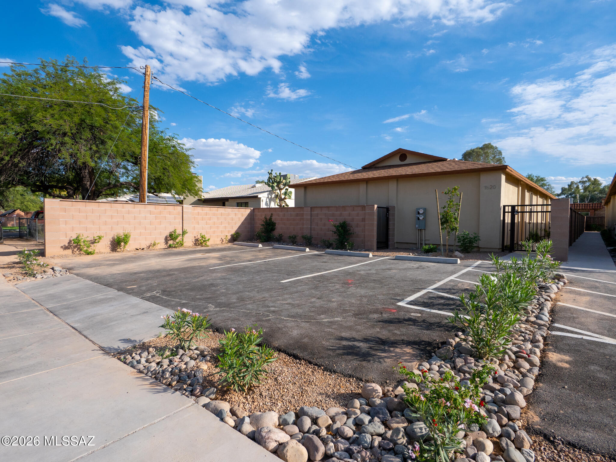 1620 E Hedrick - Residential Lease