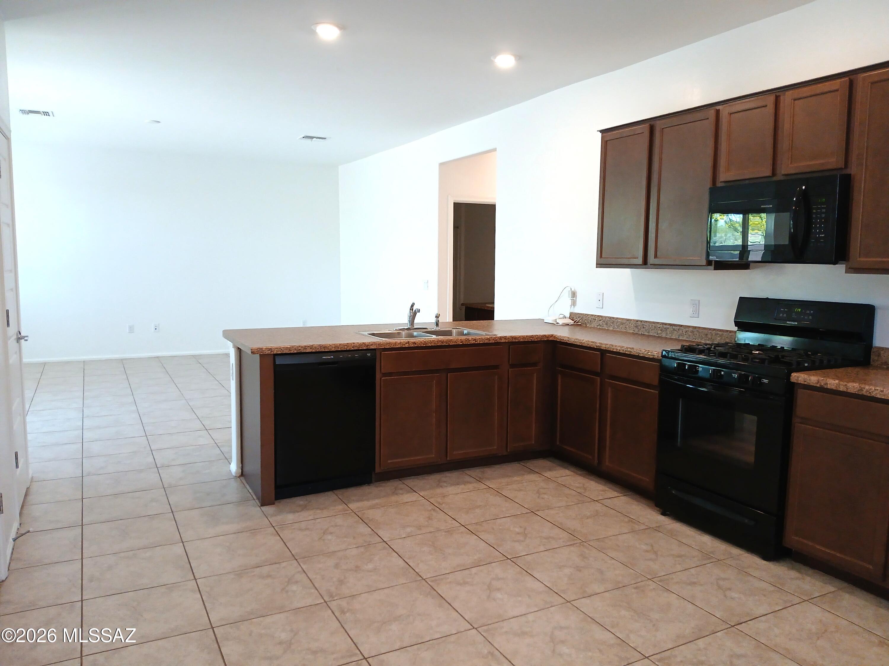 Valencia Crossing - Residential