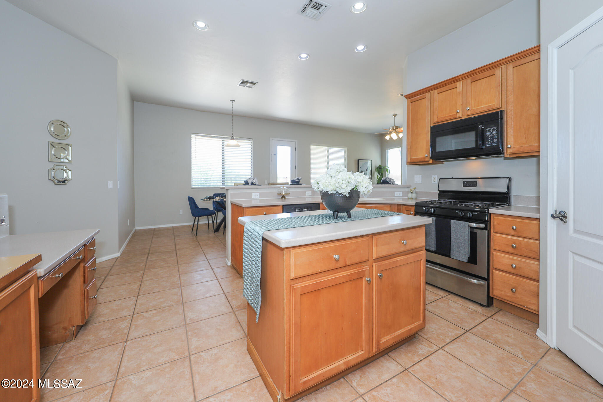 Continental Reserve Blk. 14 (1-82) - Residential