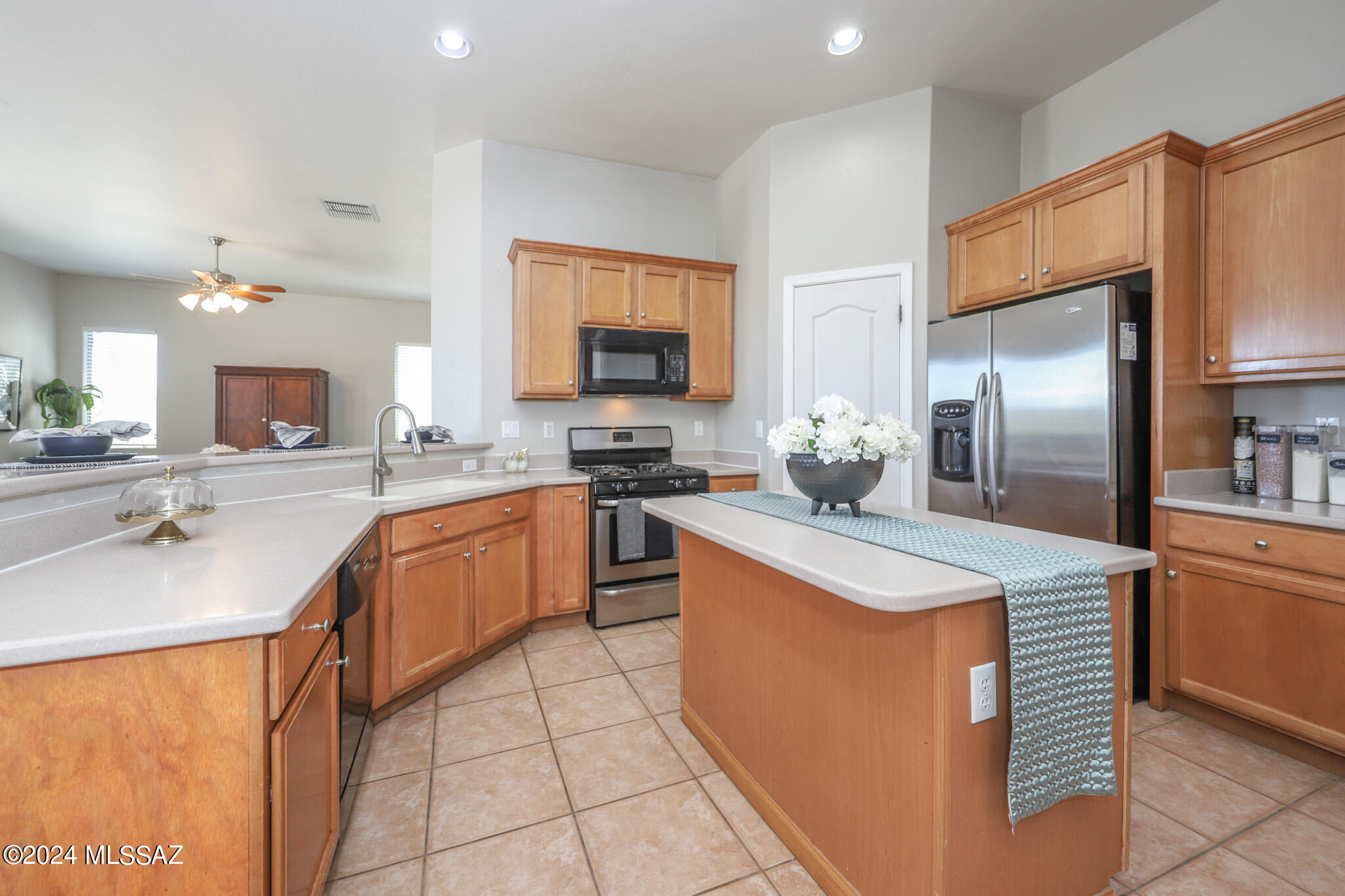 Continental Reserve Blk. 14 (1-82) - Residential