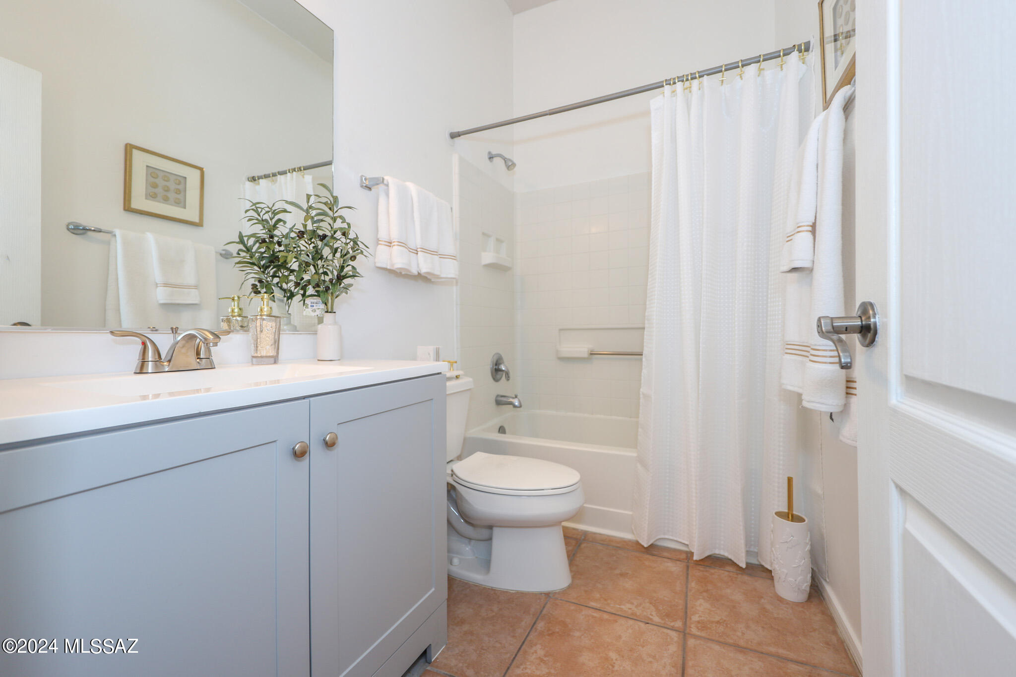 Continental Reserve Blk. 14 (1-82) - Residential