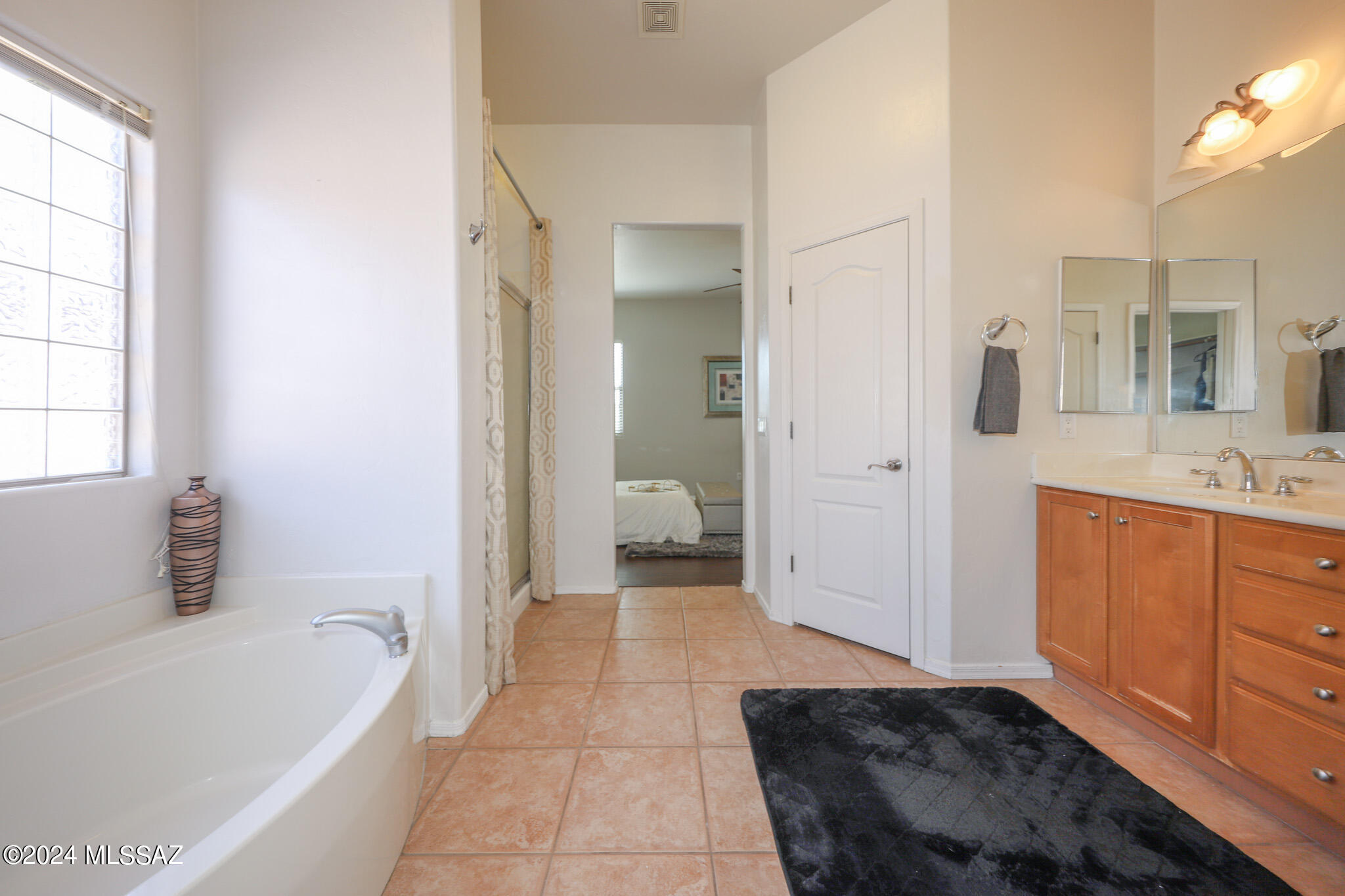 Continental Reserve Blk. 14 (1-82) - Residential