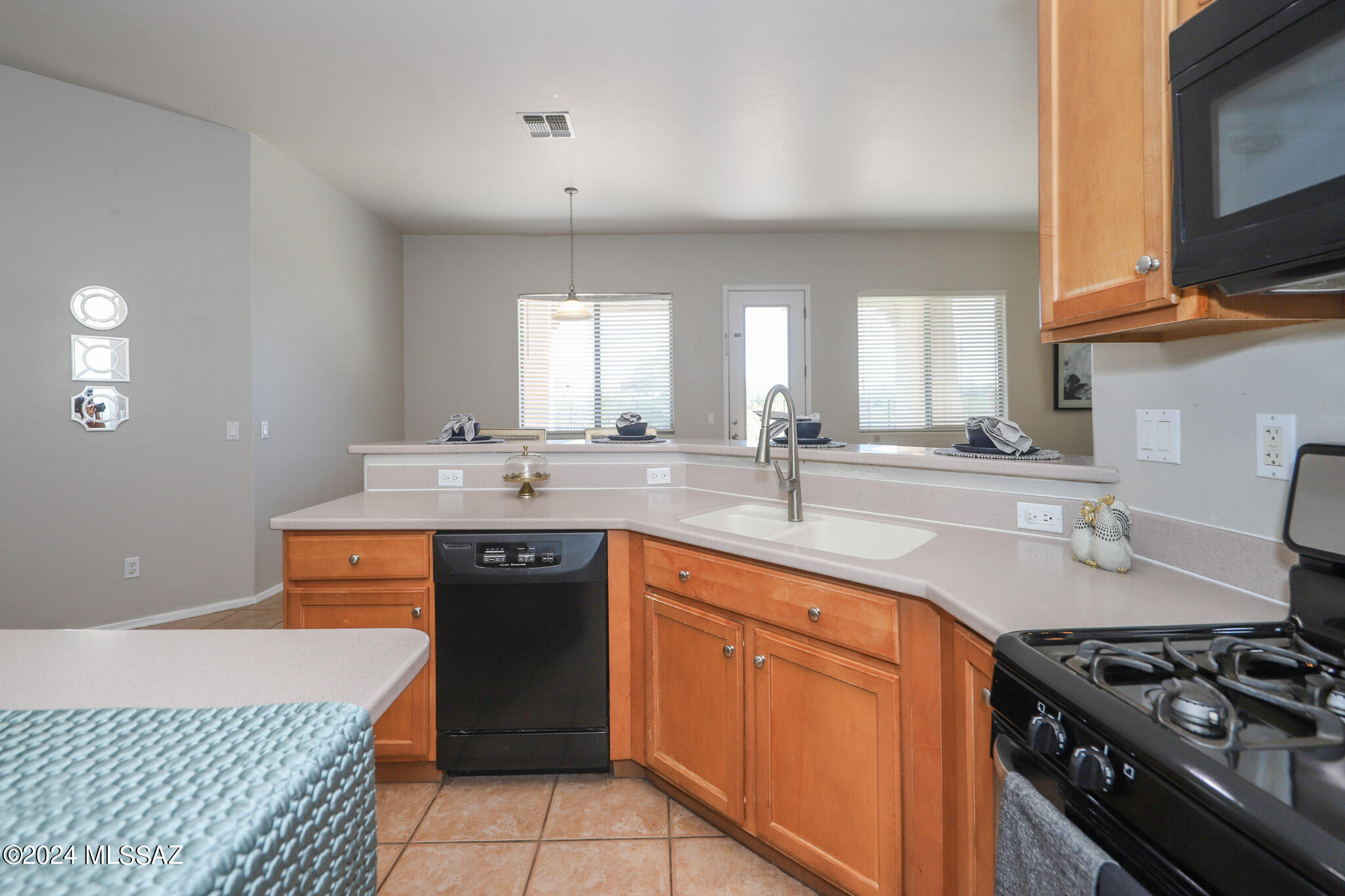 Continental Reserve Blk. 14 (1-82) - Residential