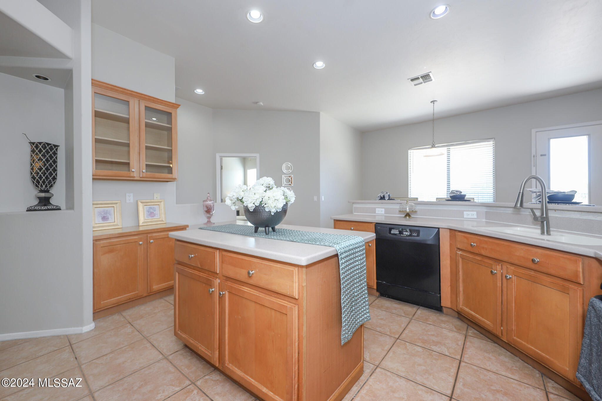 Continental Reserve Blk. 14 (1-82) - Residential