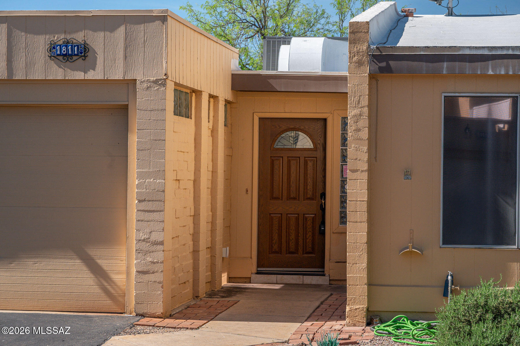 Welcome home to this charming and spacious 3-bedroom, 2-bath townhome in the desirable Pantano Townhomes community! Ideally located just minutes from shopping, dining, and convenient access to The Loop.
Freshly painted and filled with natural light, the interior features soaring ceilings and an abundance of windows that create a bright, airy feel throughout. The thoughtfully designed floor plan flows seamlessly from the kitchen to the dining area and into the family and living rooms-perfect for both everyday living and entertaining.
Enjoy the beauty and durability of ceramic tile in all high-traffic areas, along with the added bonus of private back & side porches-ideal for relaxing or enjoying Arizona's outdoor lifestyle. This home combines space, style, and a prime location-don't miss i