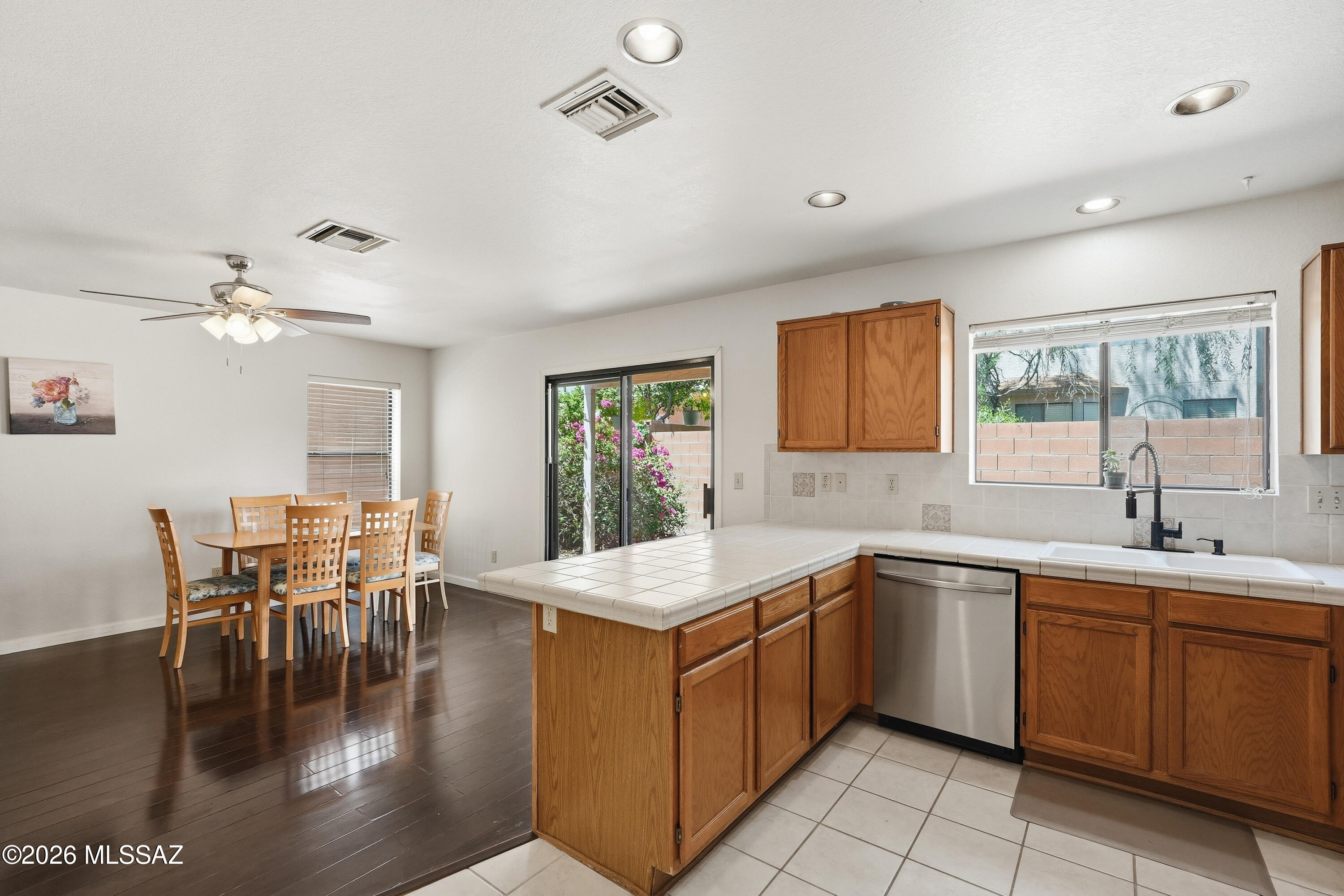 Country Club(1-221) - Residential
