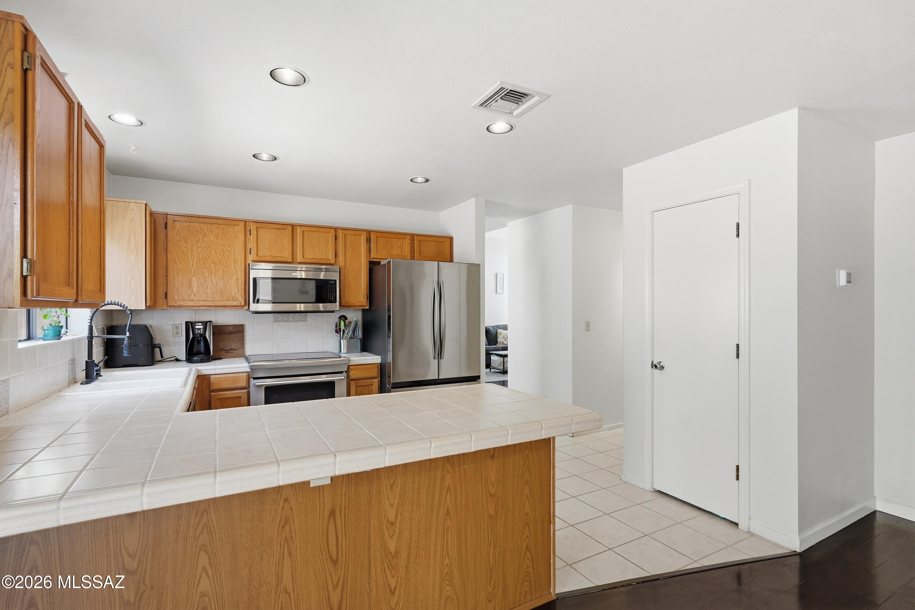 Country Club(1-221) - Residential