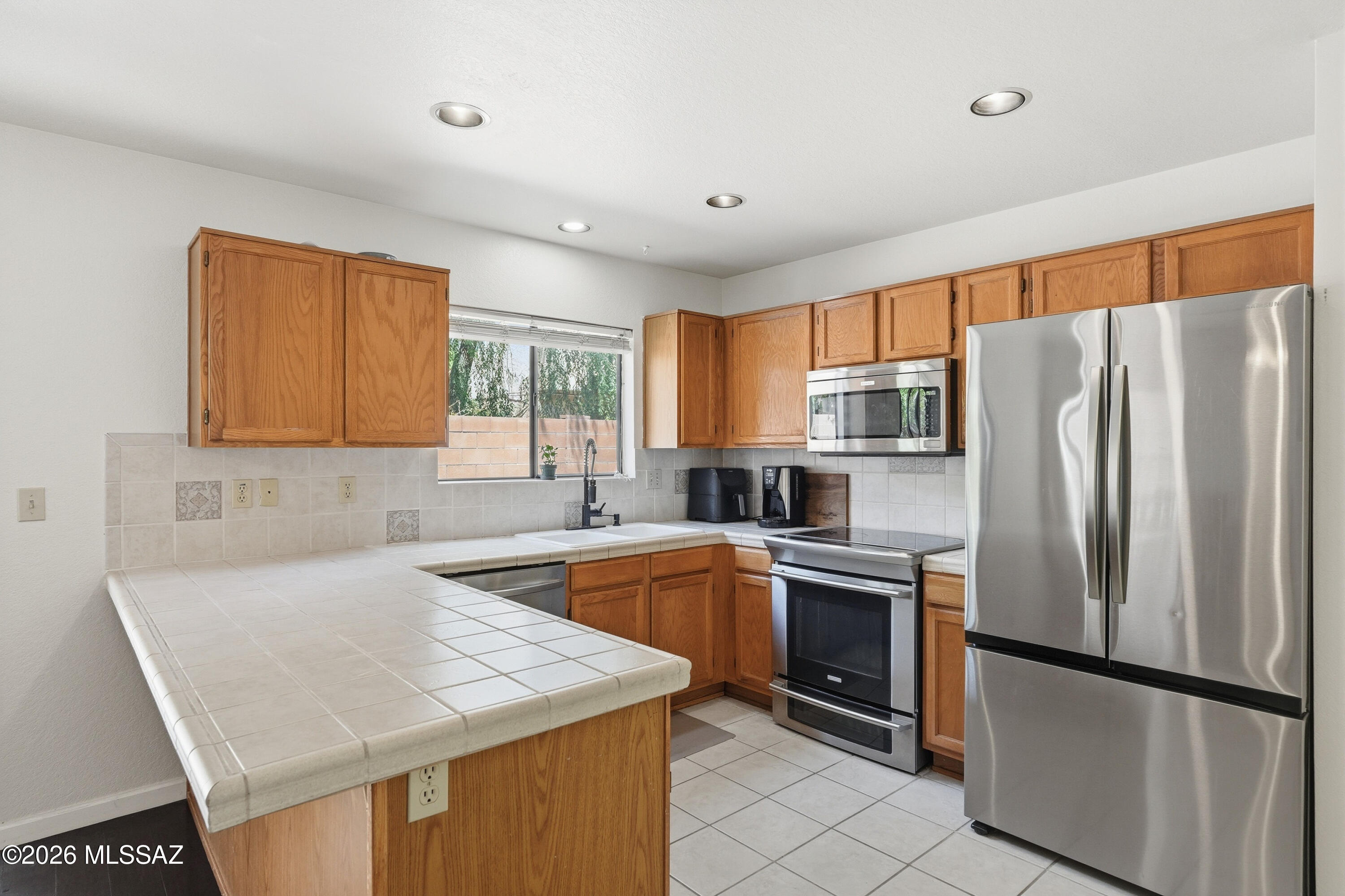 Country Club(1-221) - Residential