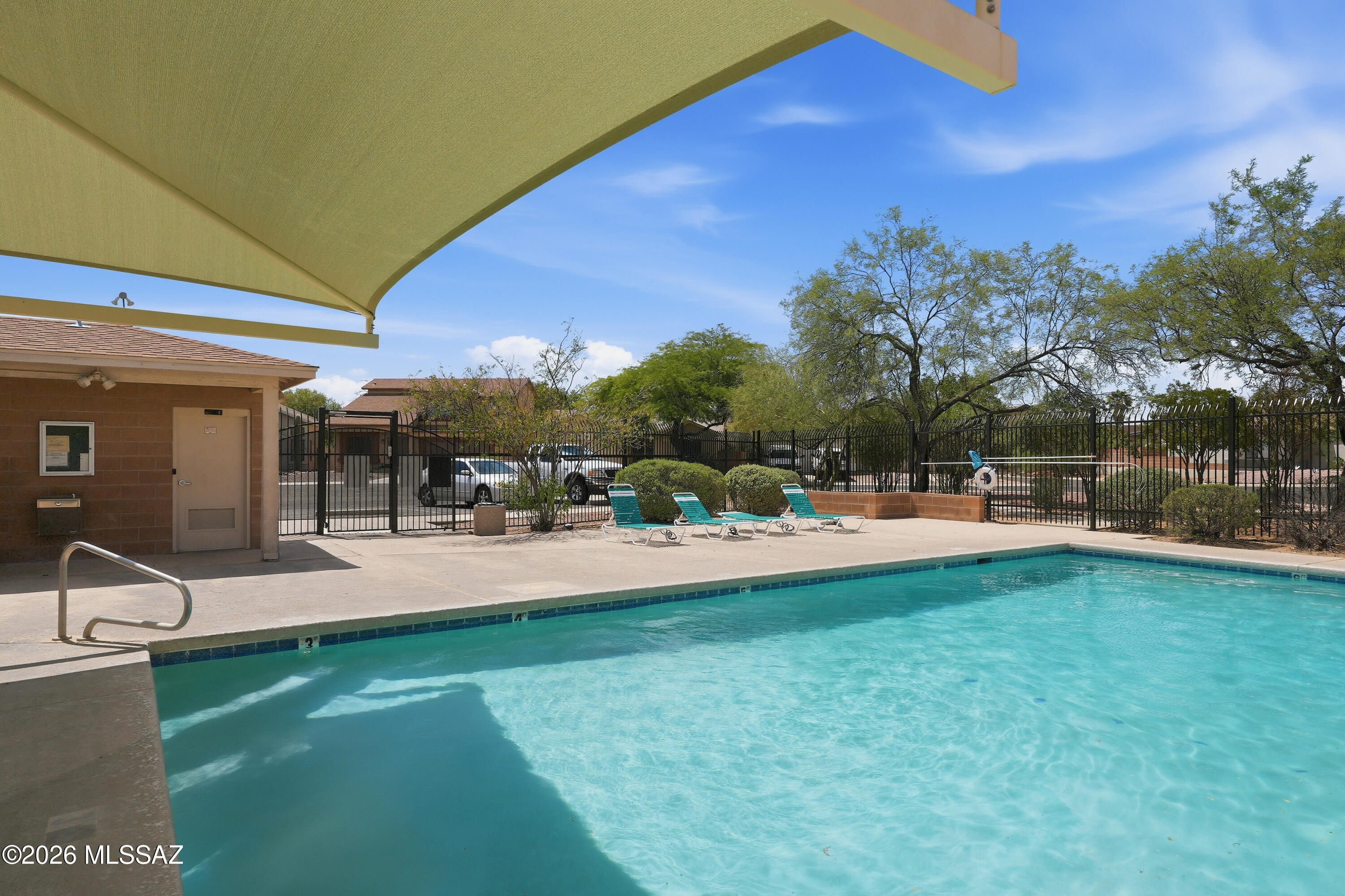 Country Club(1-221) - Residential