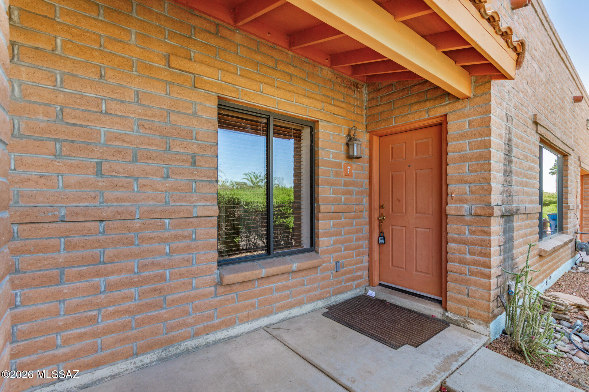 Executive Townhomes (1-16) - Residential