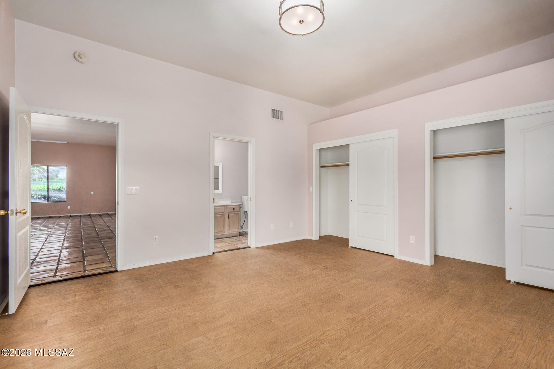 Executive Townhomes (1-16) - Residential