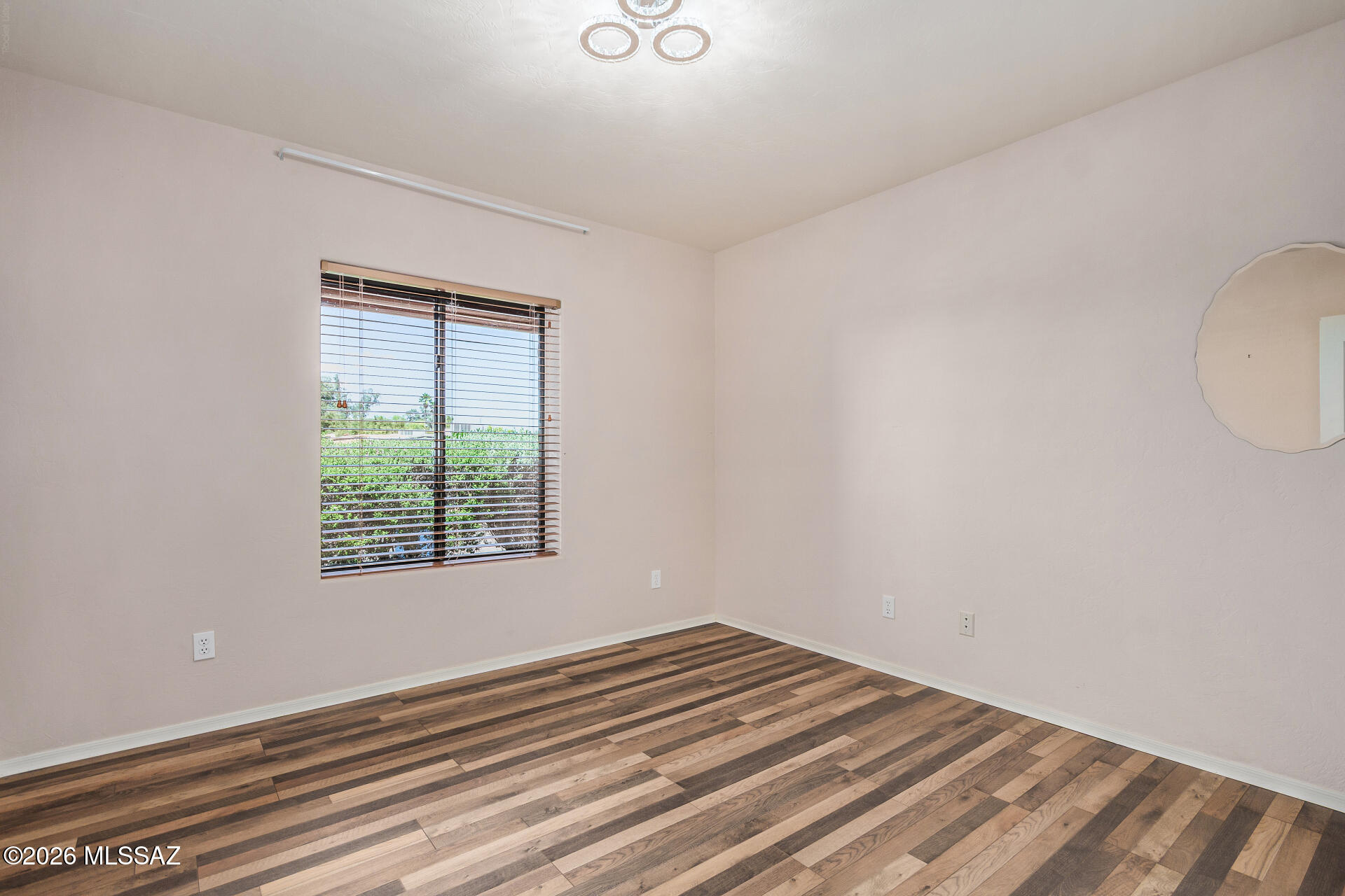 Executive Townhomes (1-16) - Residential