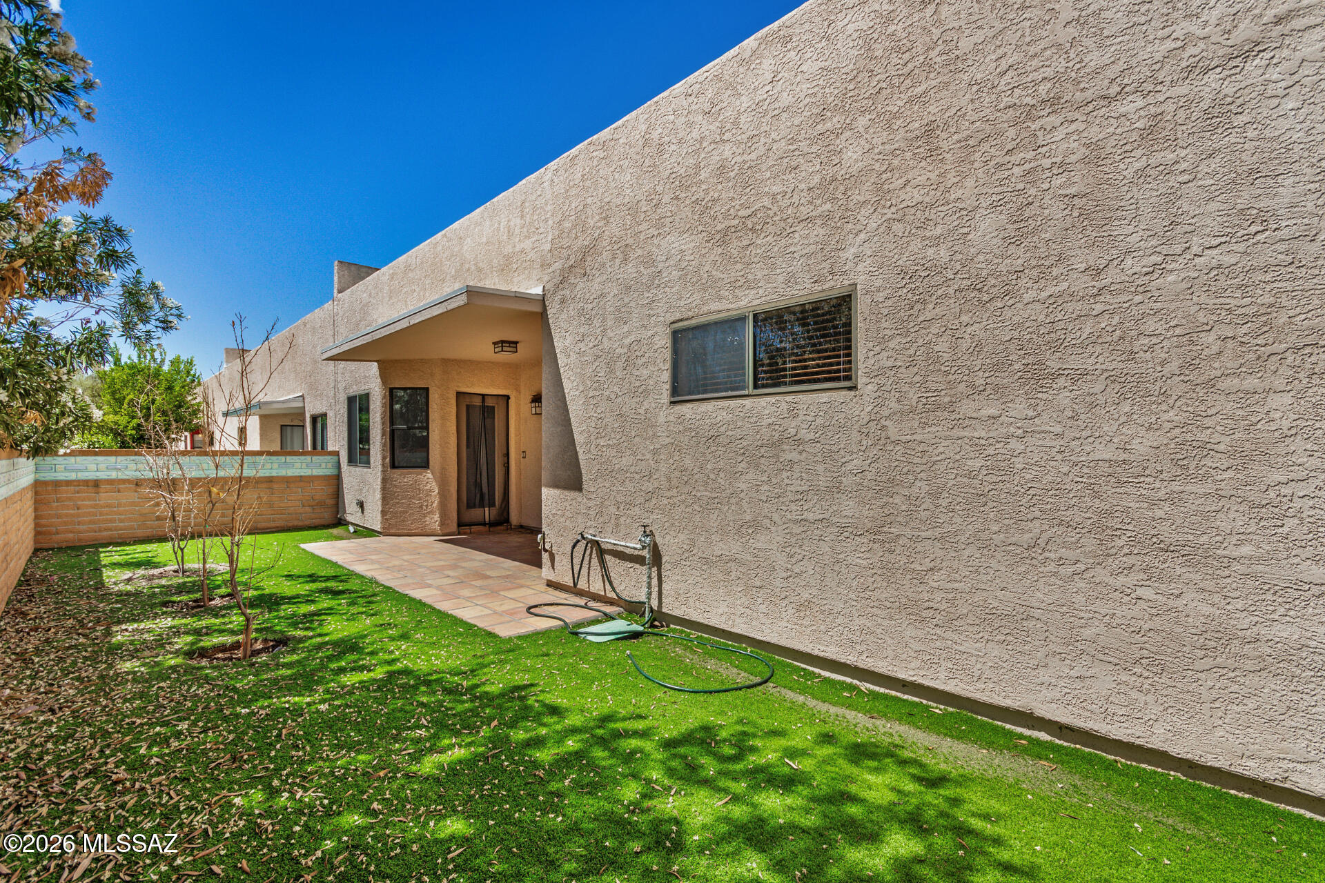 Executive Townhomes (1-16) - Residential