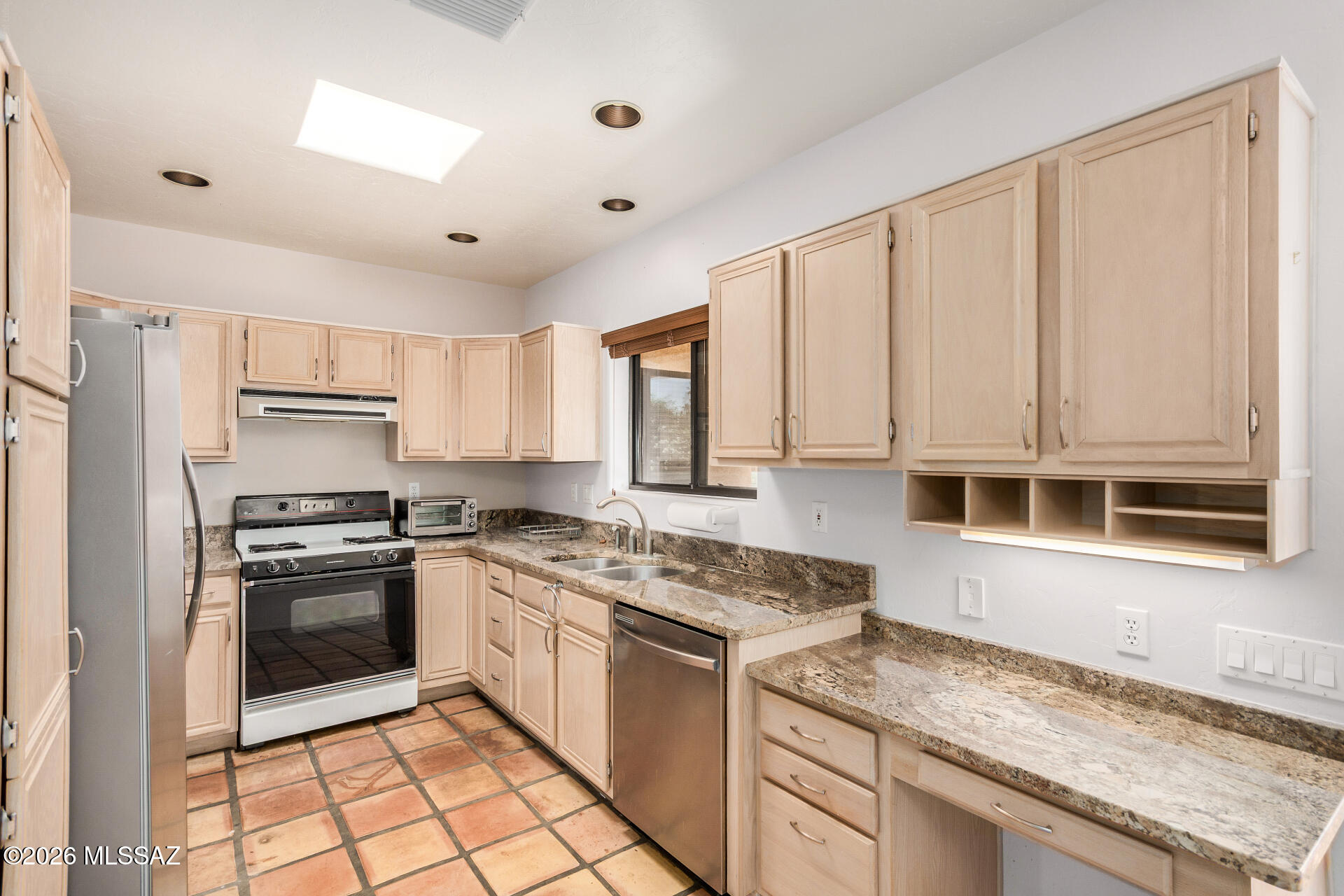 Executive Townhomes (1-16) - Residential