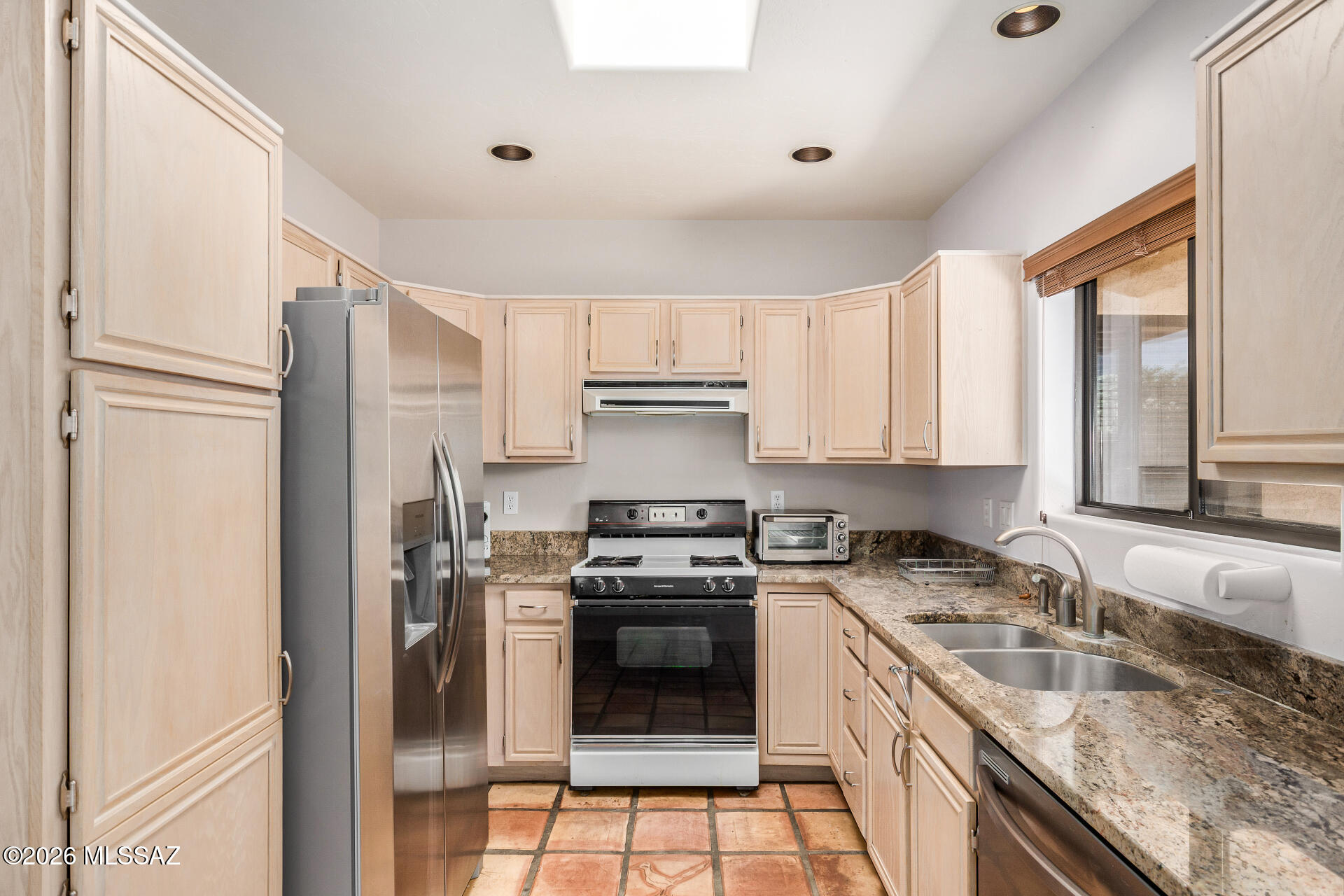 Executive Townhomes (1-16) - Residential