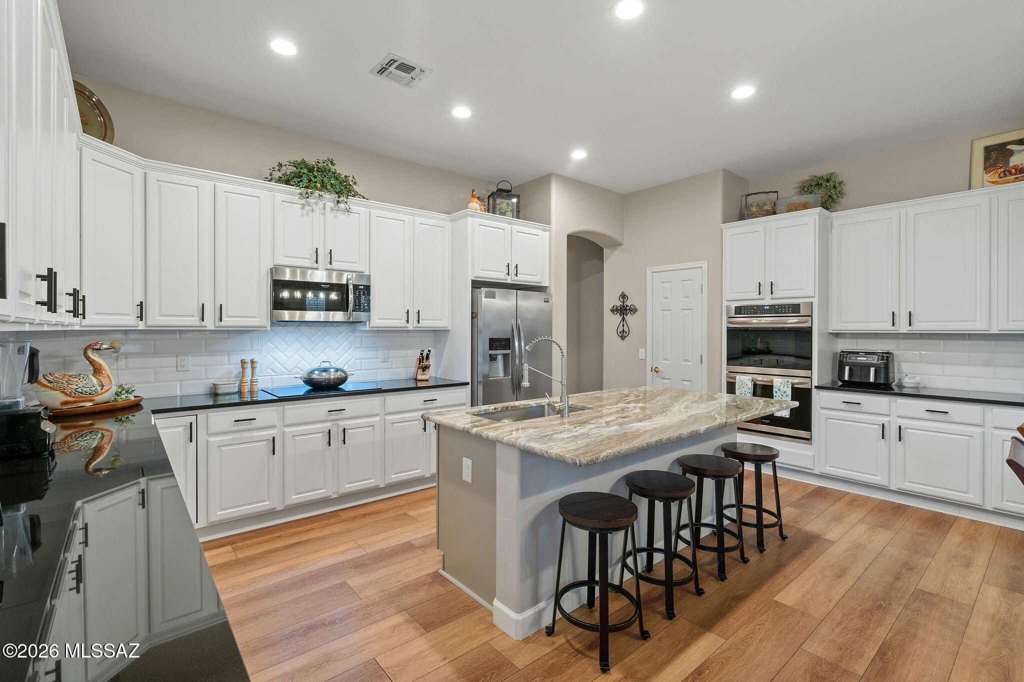 Mira Vista (1-60) - Residential