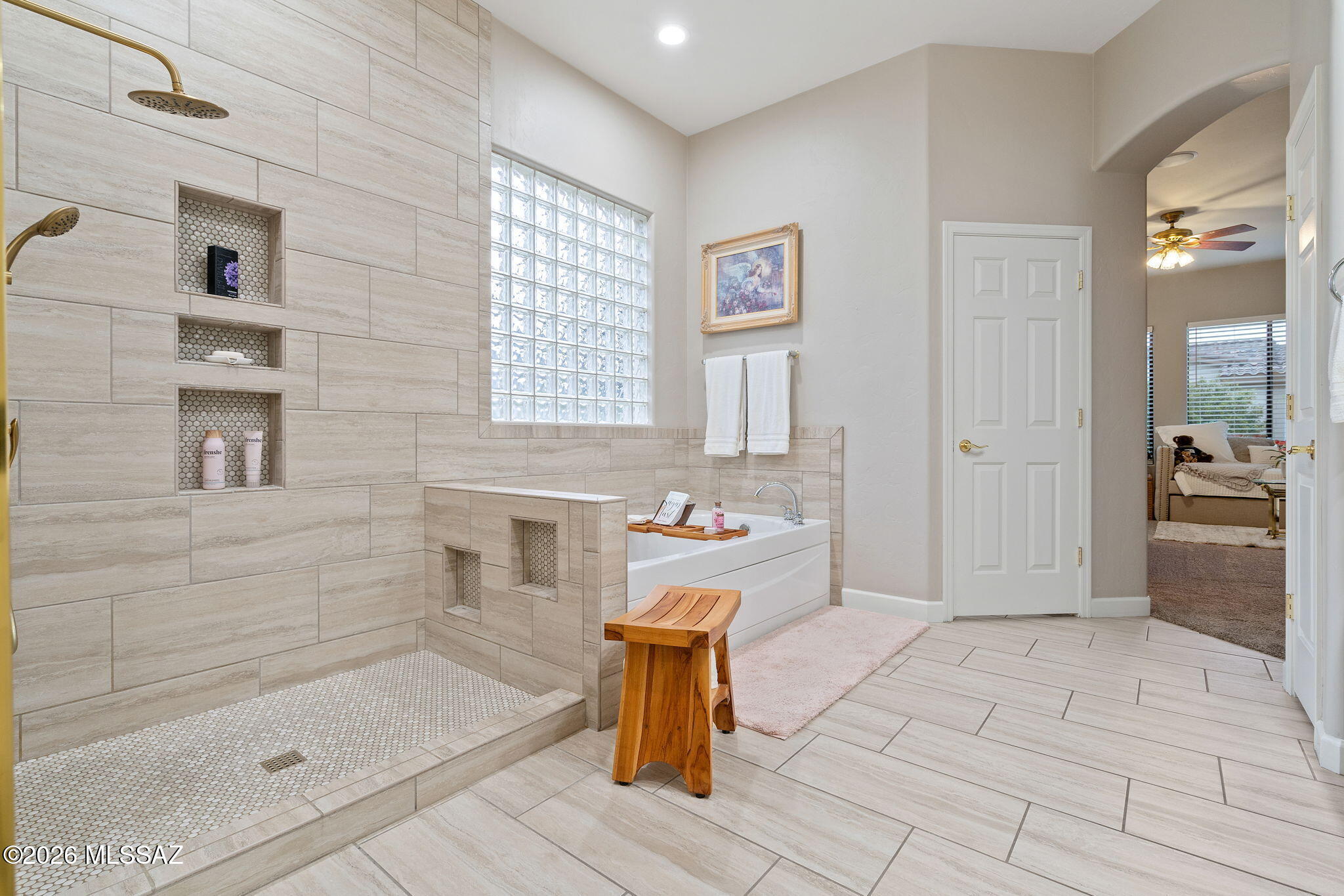 Mira Vista (1-60) - Residential